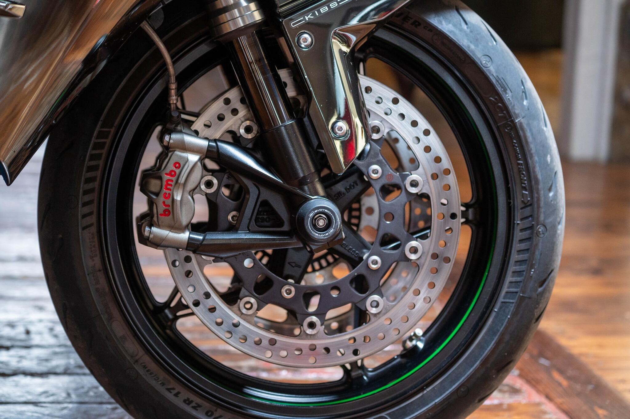 Kawasaki Ninja H2 view 12