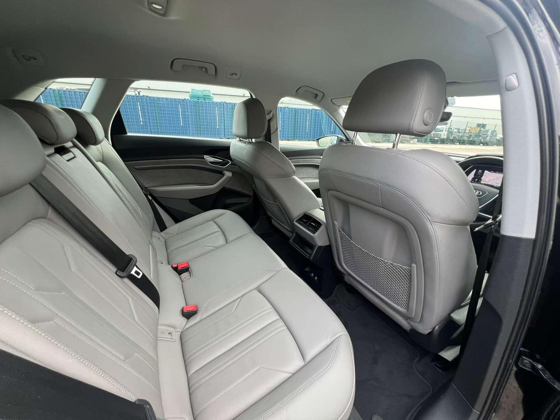 Audi E-Tron view 50
