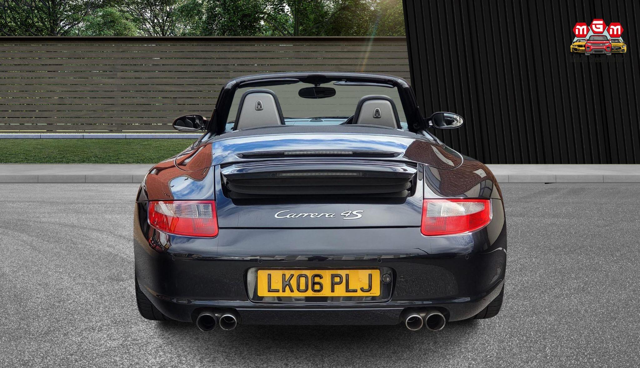 Porsche 911 view 13