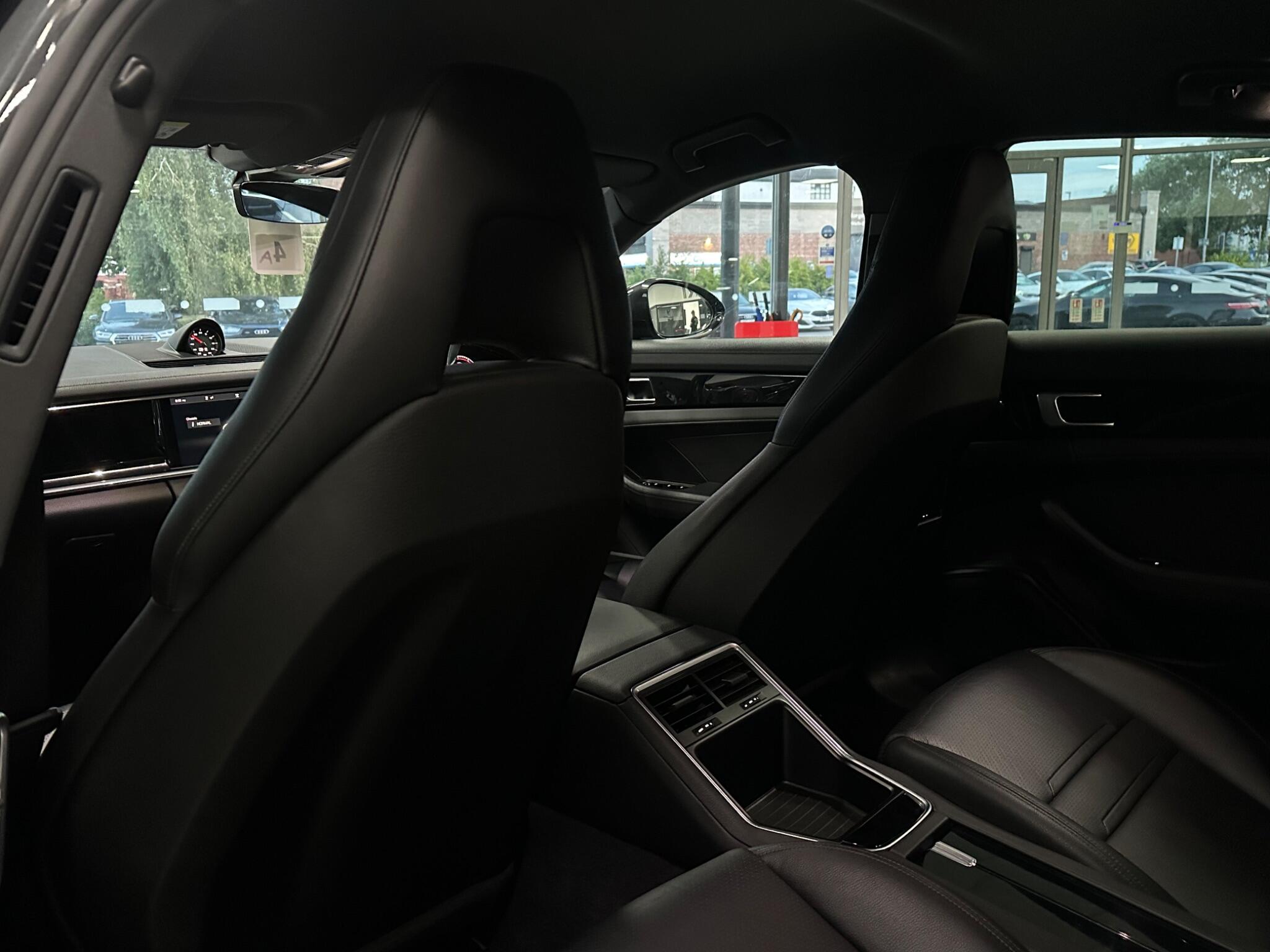 Porsche Panamera view 38