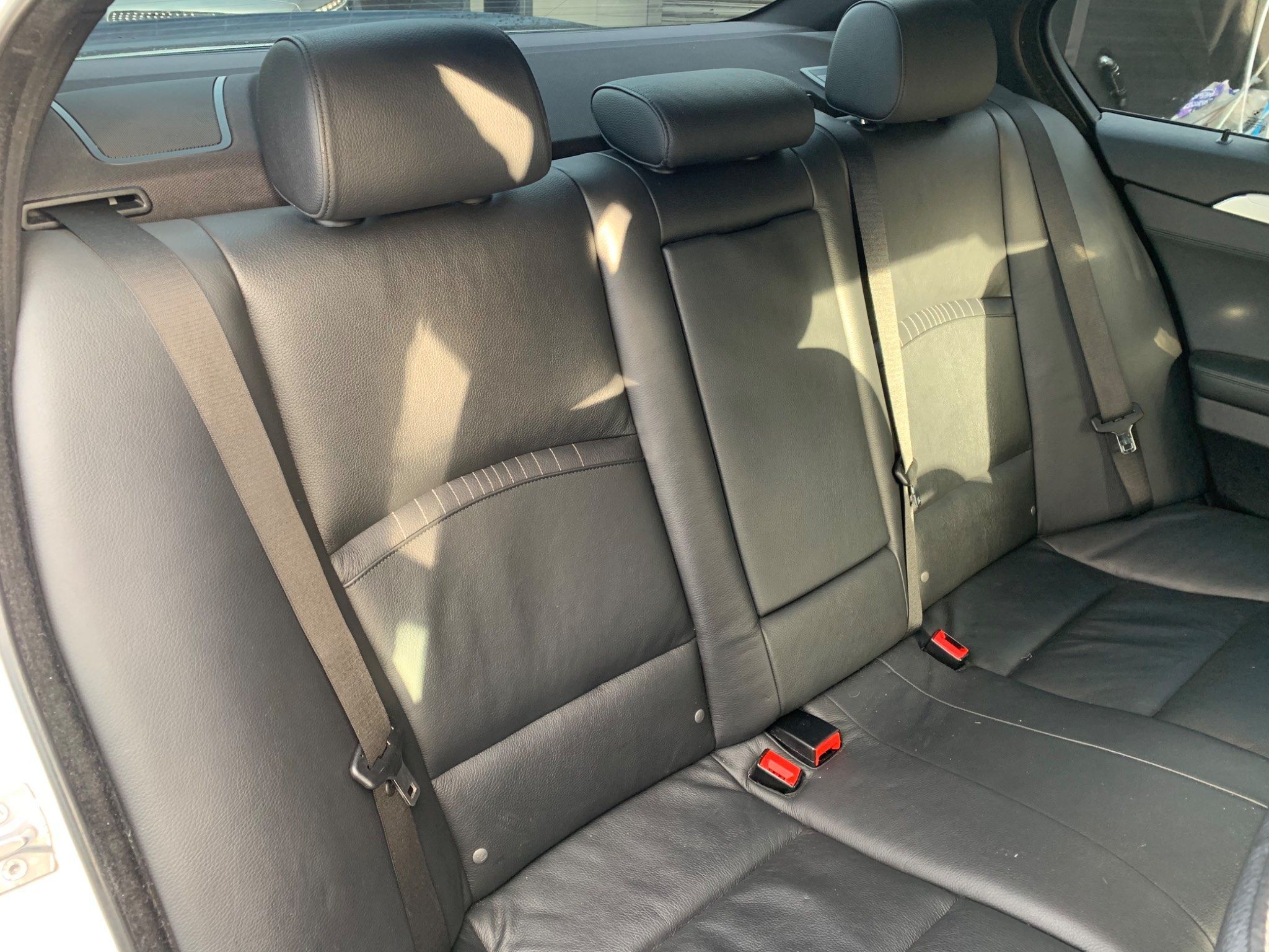 BMW 5 Series view 24
