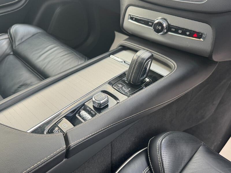 2021 Volvo XC90 2.0h T8 Twin Engine Recharge 11.6kWh R-Design Pro Auto 4WD Euro 6 (s/s) 5dr • 60,000 miles image 32