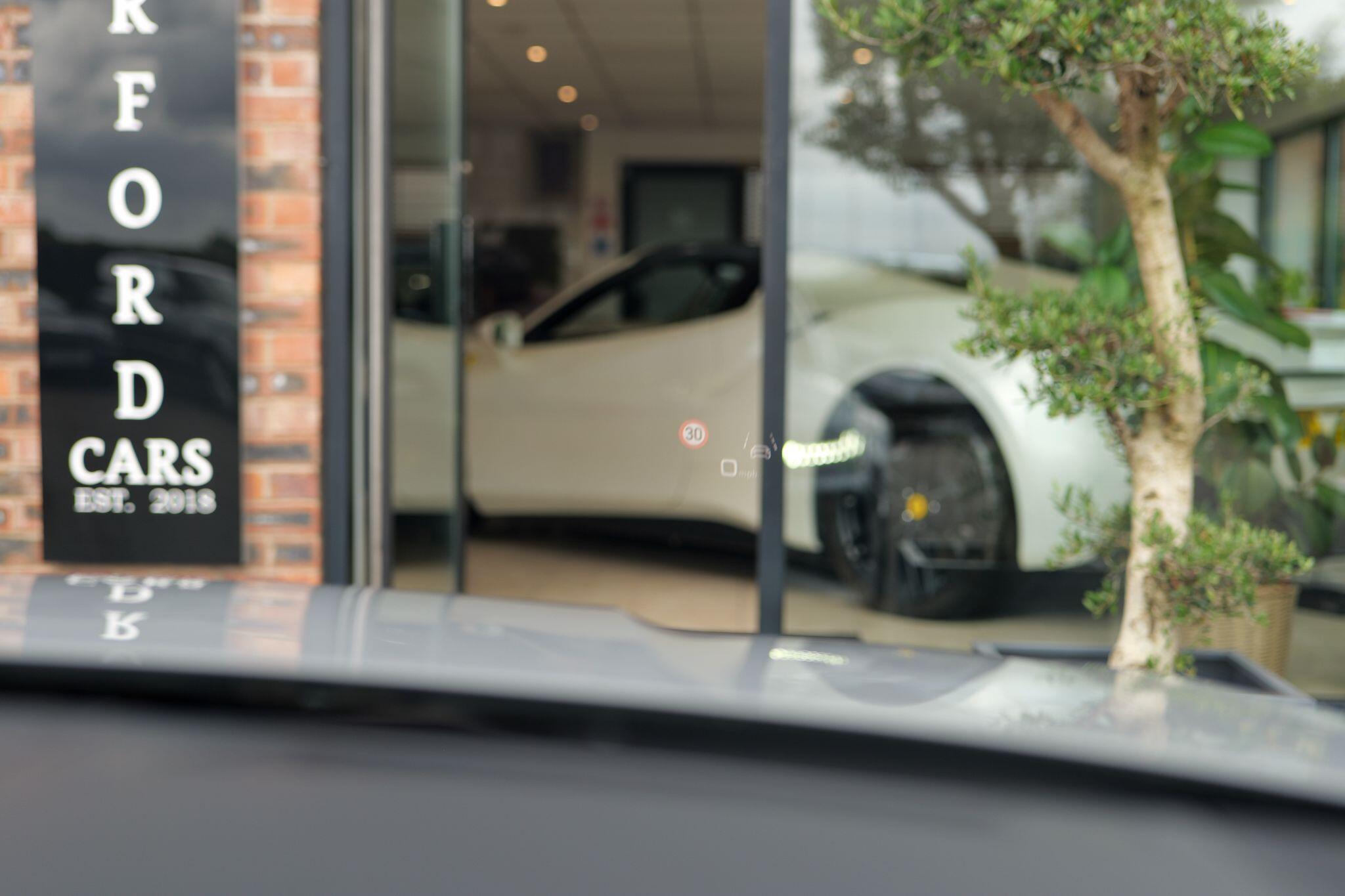 Audi RS6 Avant view 17