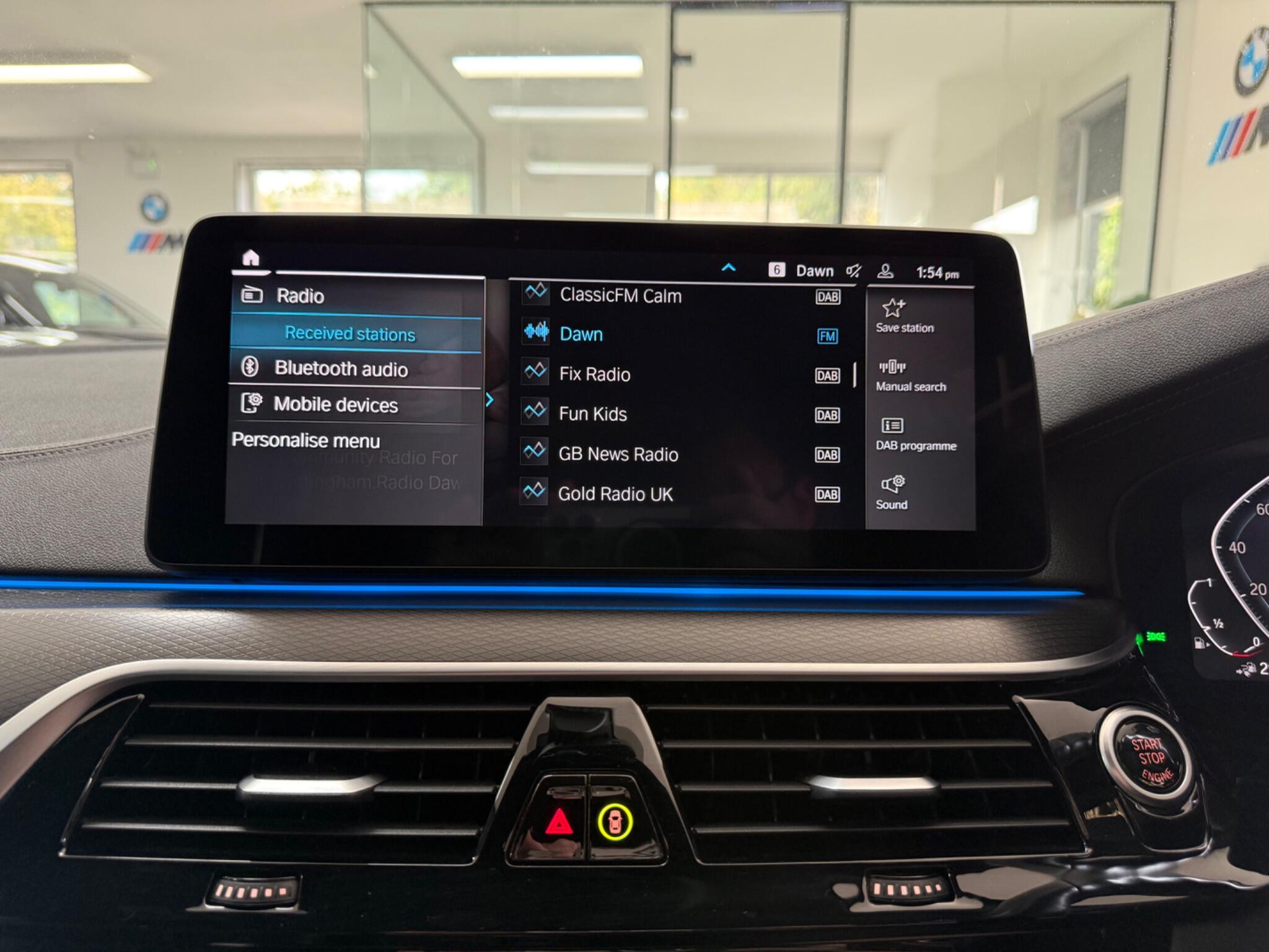 BMW 5 Series view 17