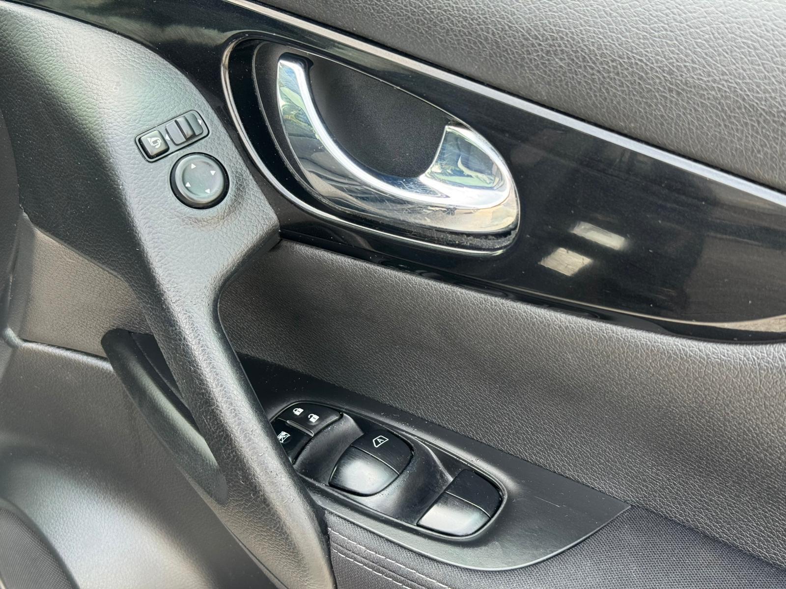 2015 Nissan Qashqai image 13