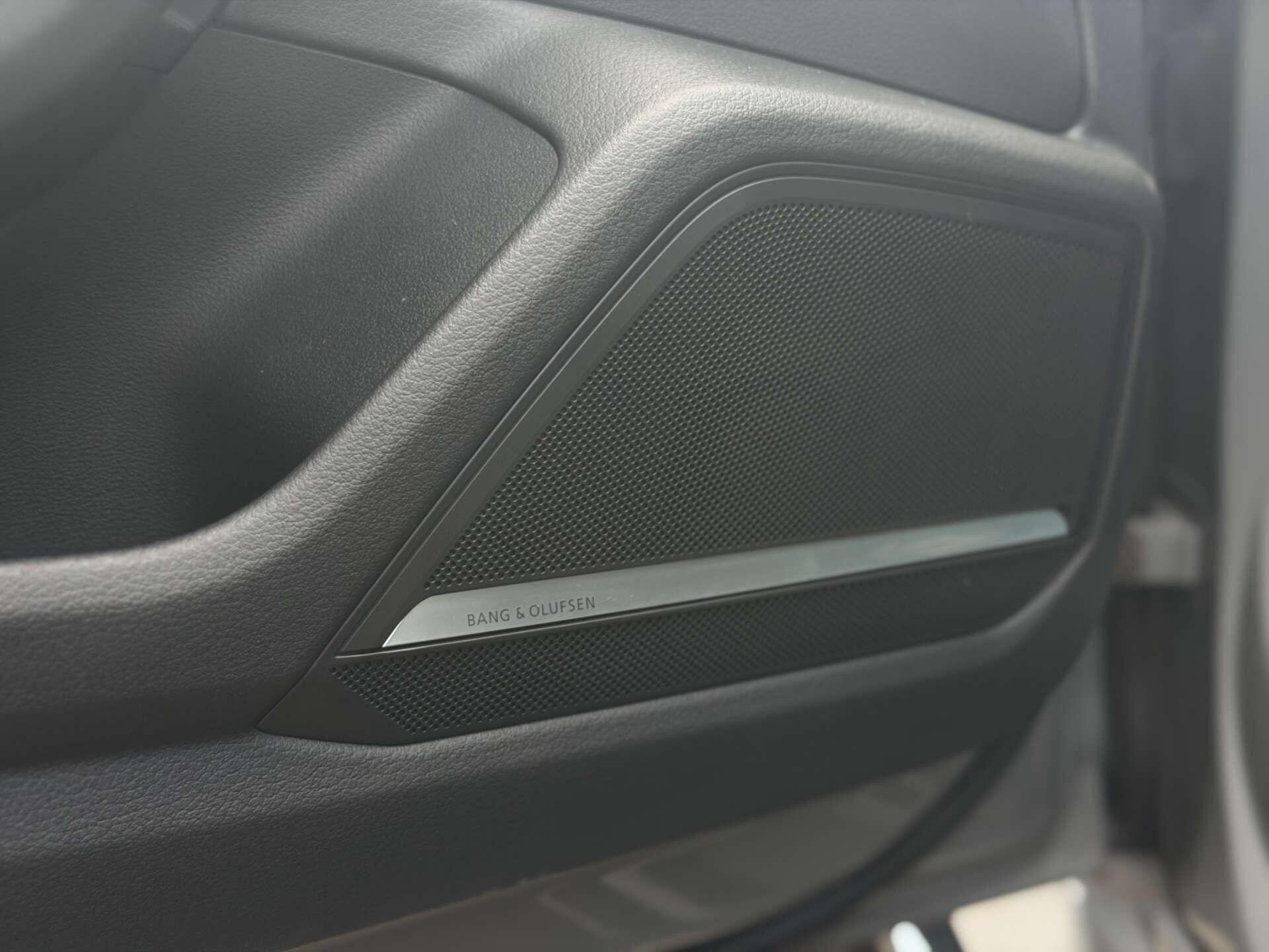 Audi RS6 Avant view 25