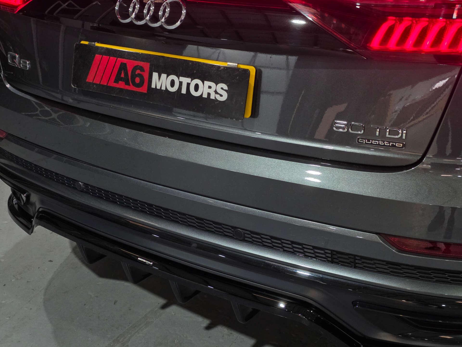 Audi Q8 view 17