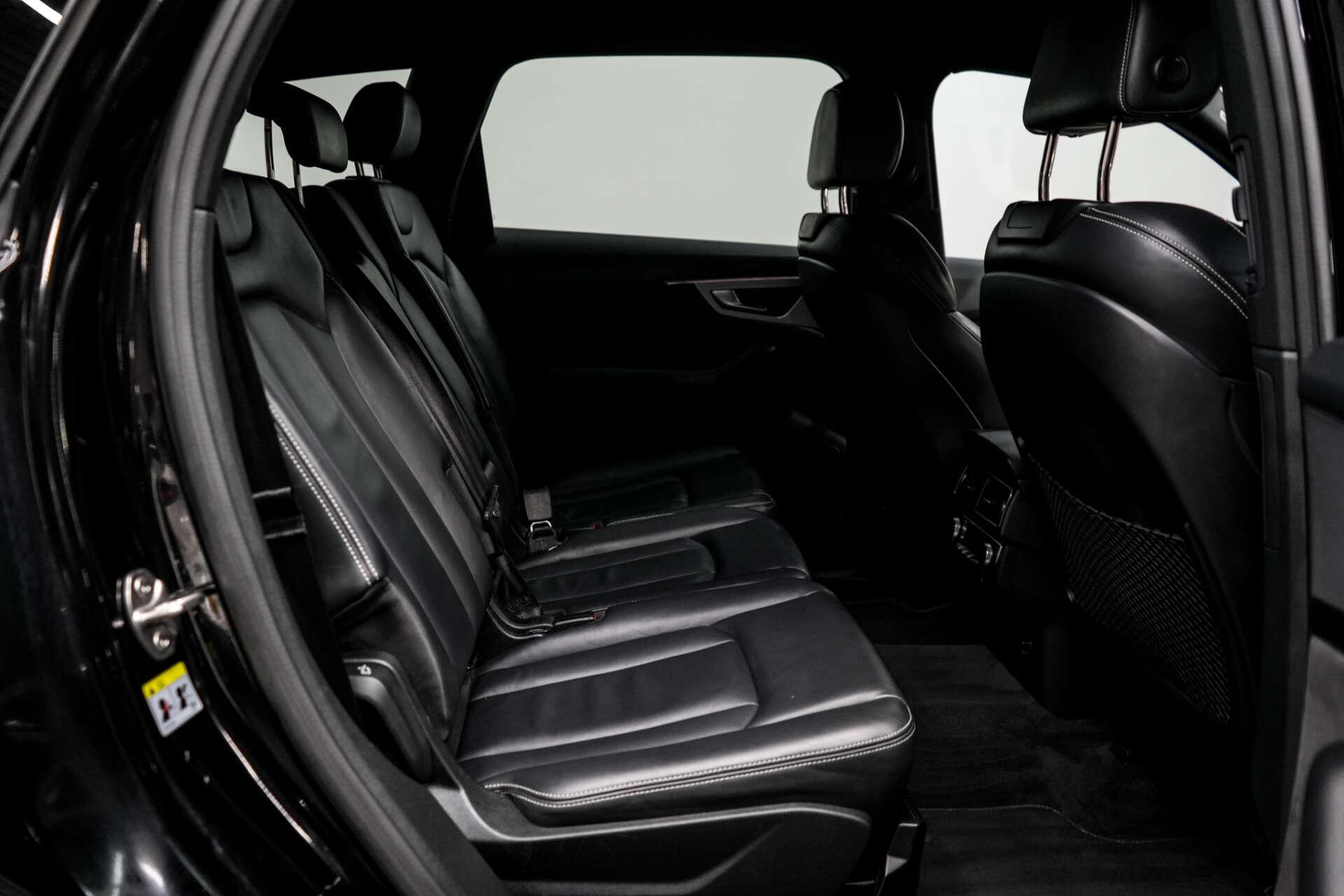 Audi SQ7 view 21