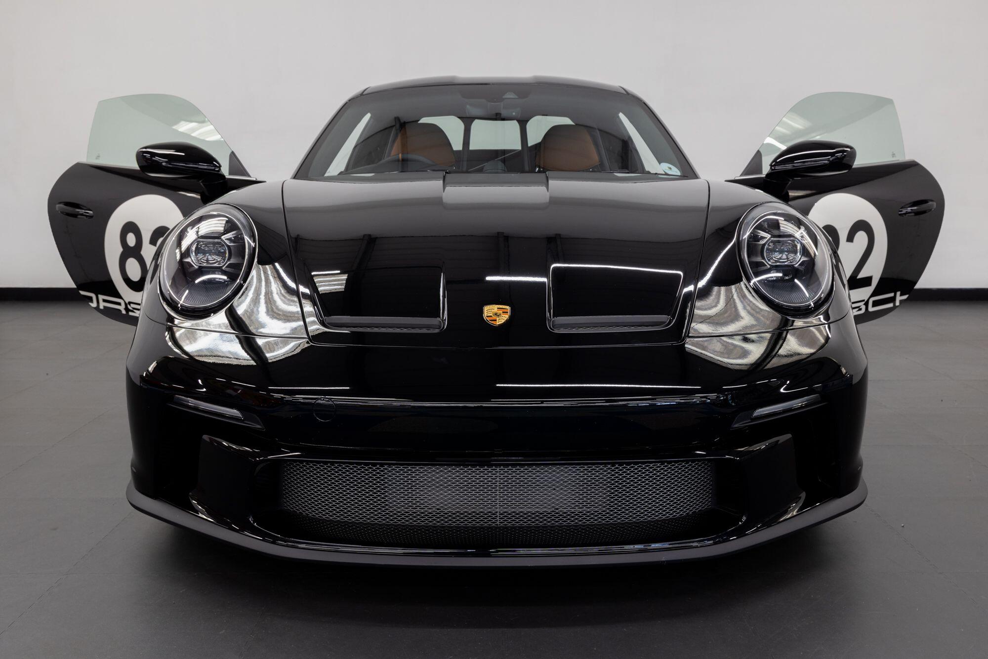 Porsche 911 view 9