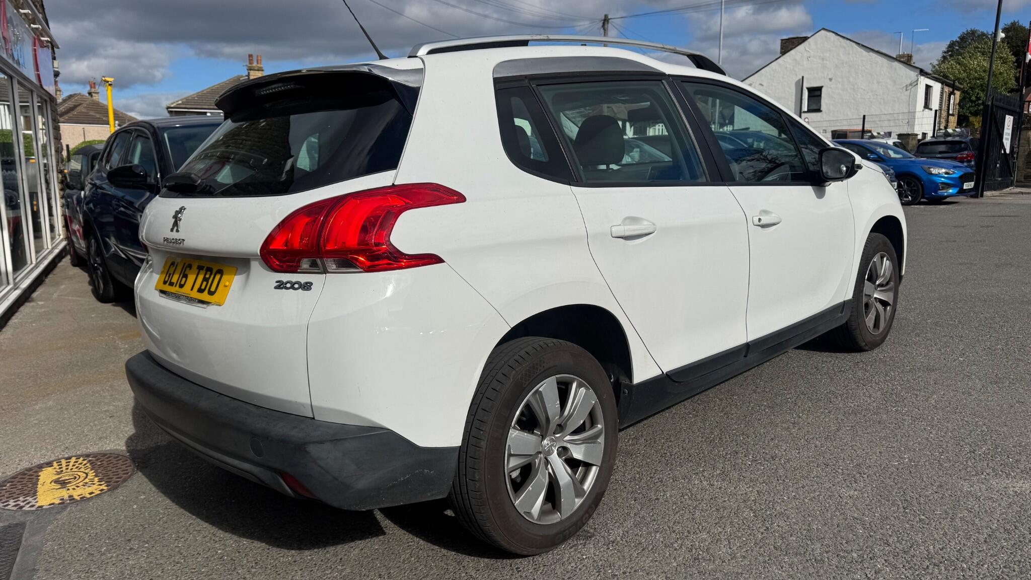 Peugeot 2008 view 7