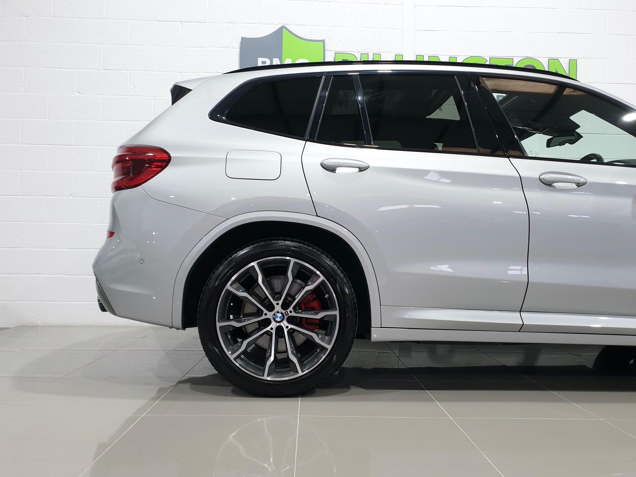 BMW X3 view 16