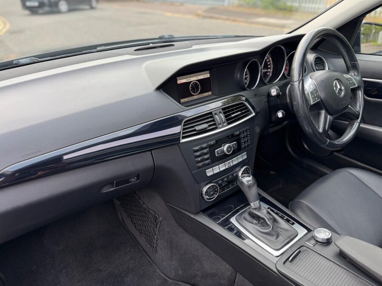 Mercedes-Benz C-Class view 23