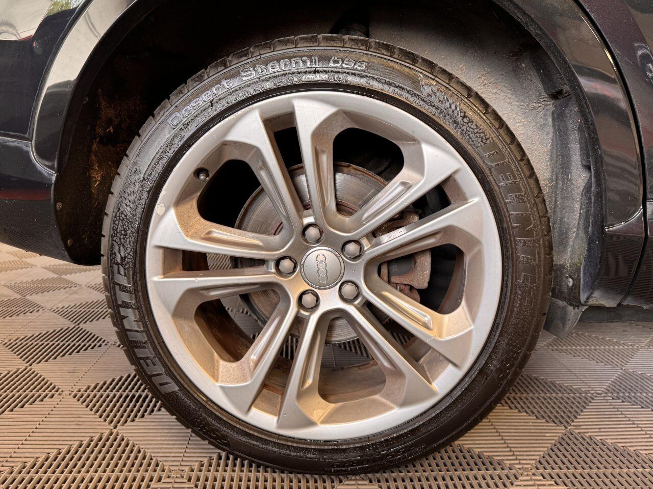 Audi Q3 view 26