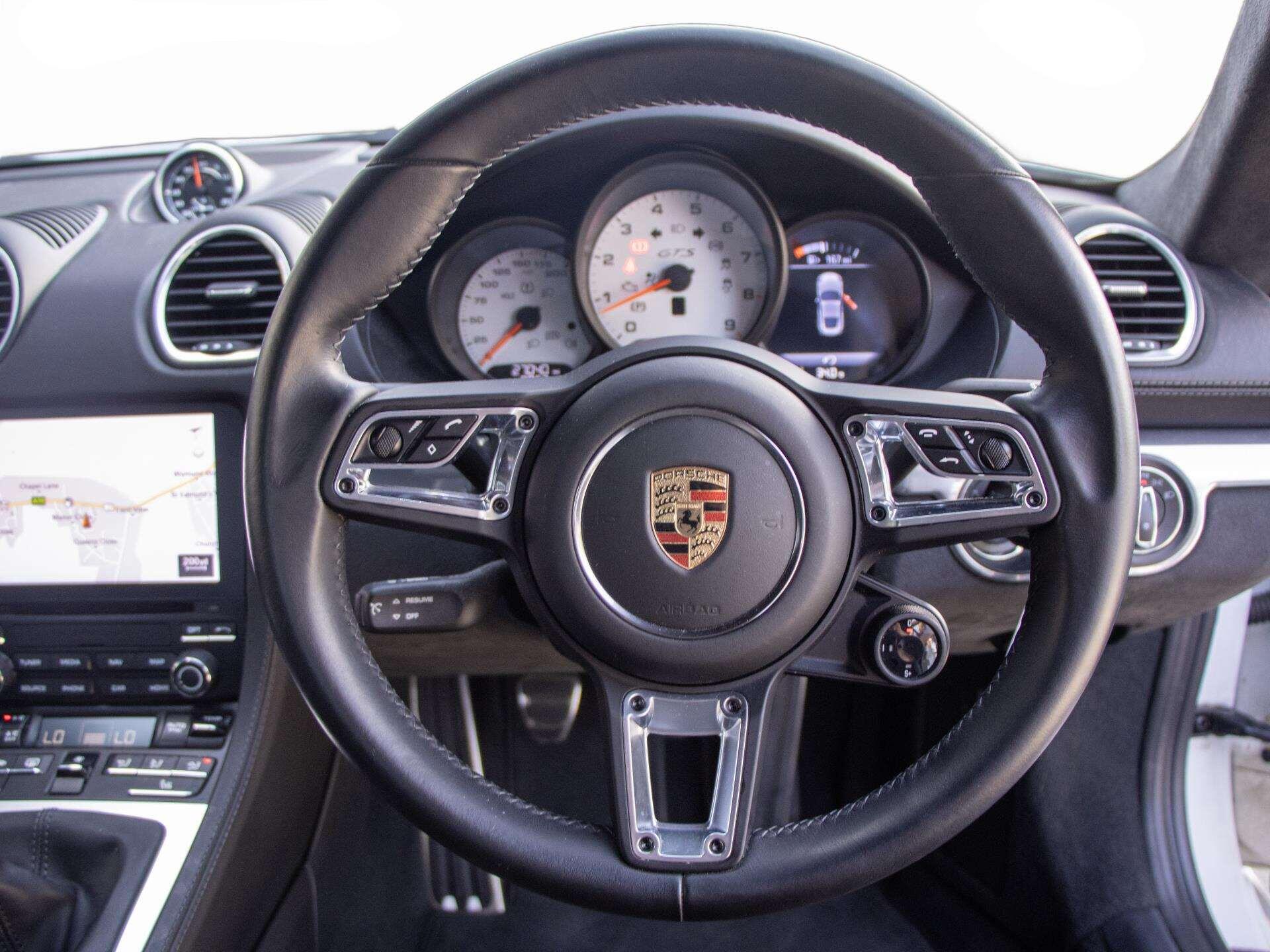 Porsche Cayman view 22