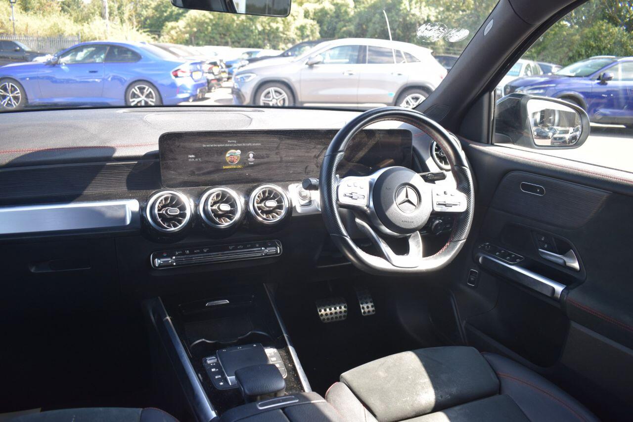 Mercedes-Benz 300 view 6