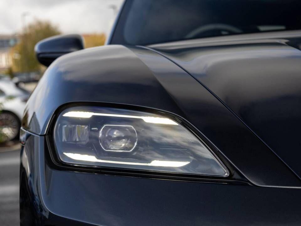 Porsche Taycan view 49