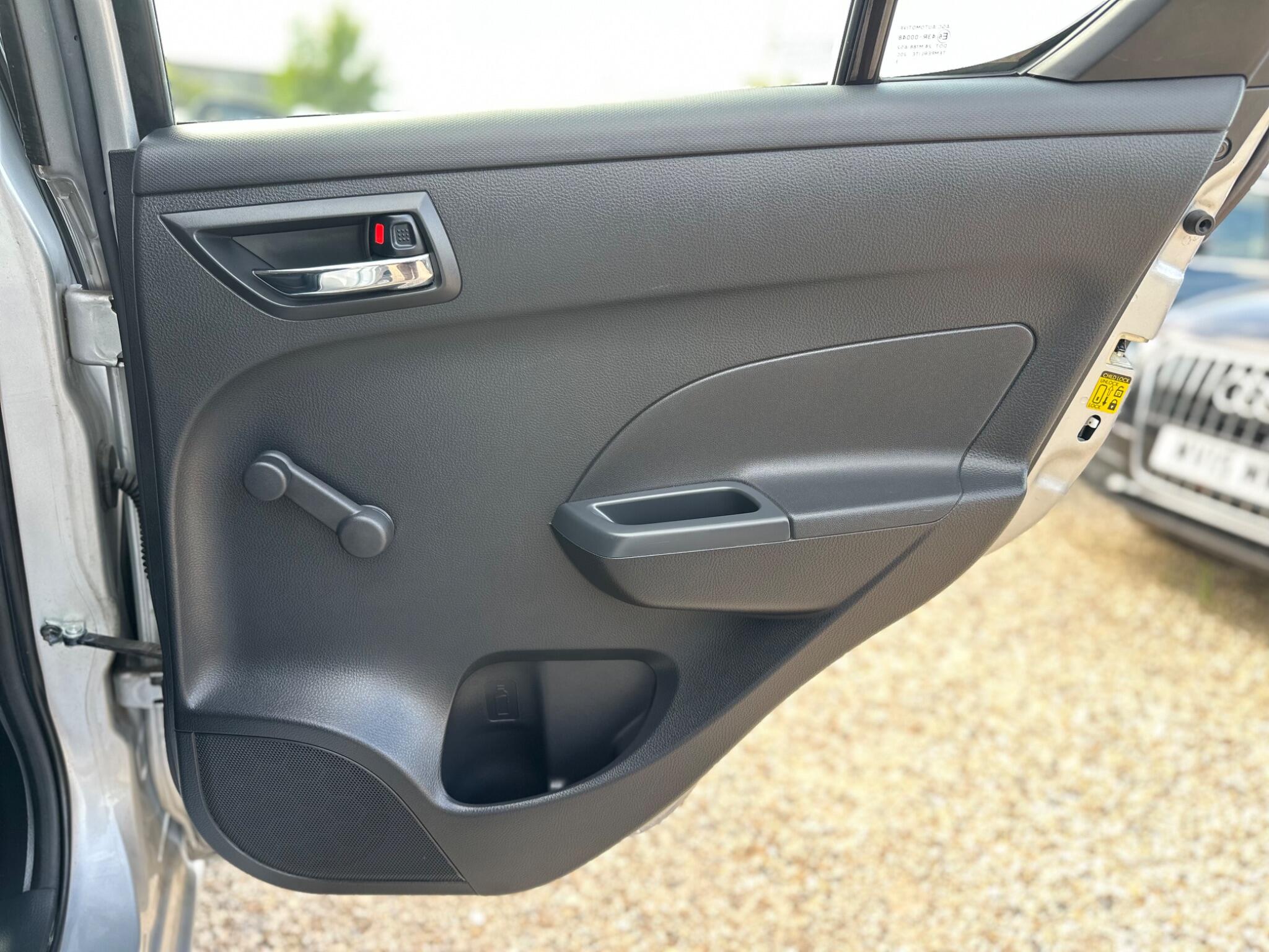 Suzuki Swift view 50