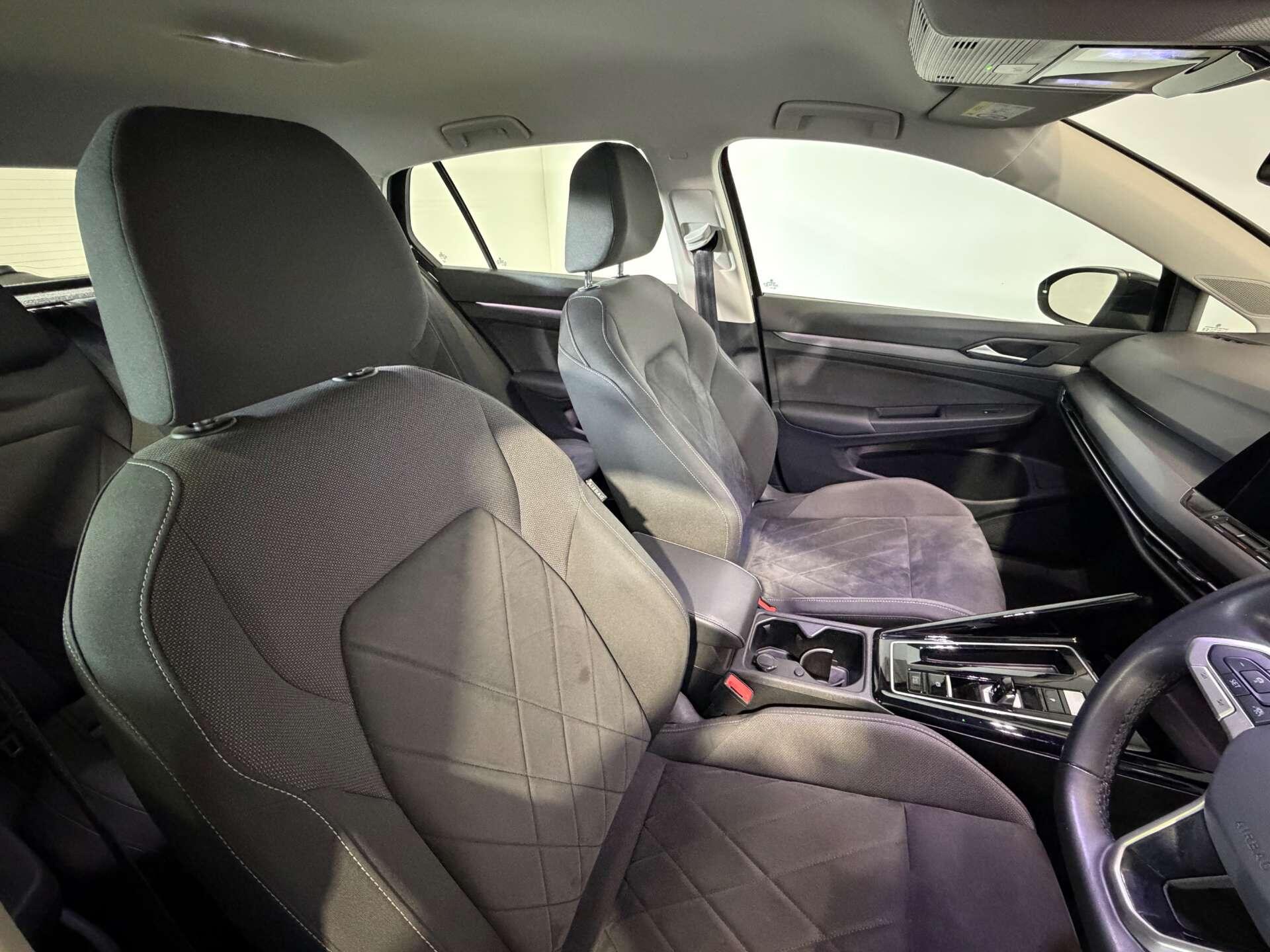 Volkswagen Golf view 14