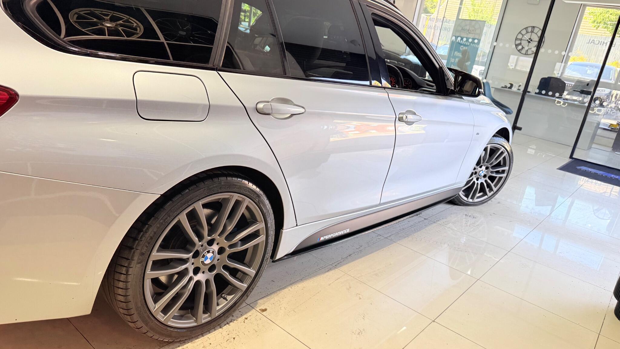BMW 3 Series view 17
