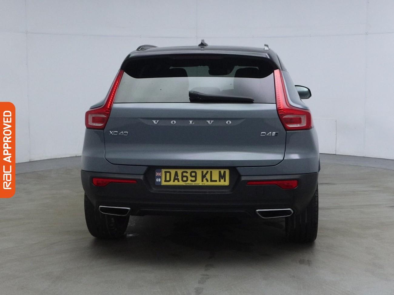 Volvo XC40 view 8