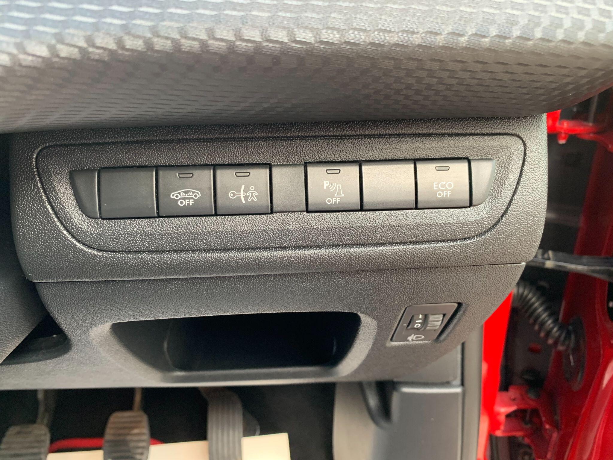 Peugeot 2008 view 40