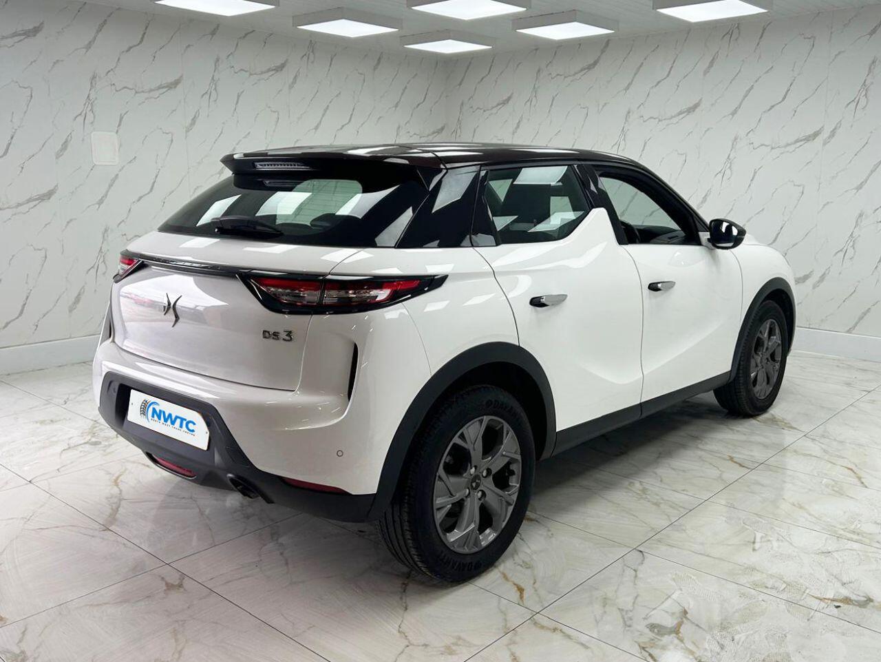 DS Automobiles DS 3 Crossback view 12