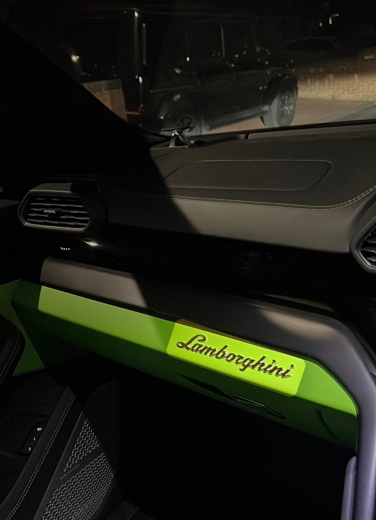 Lamborghini Urus view 8