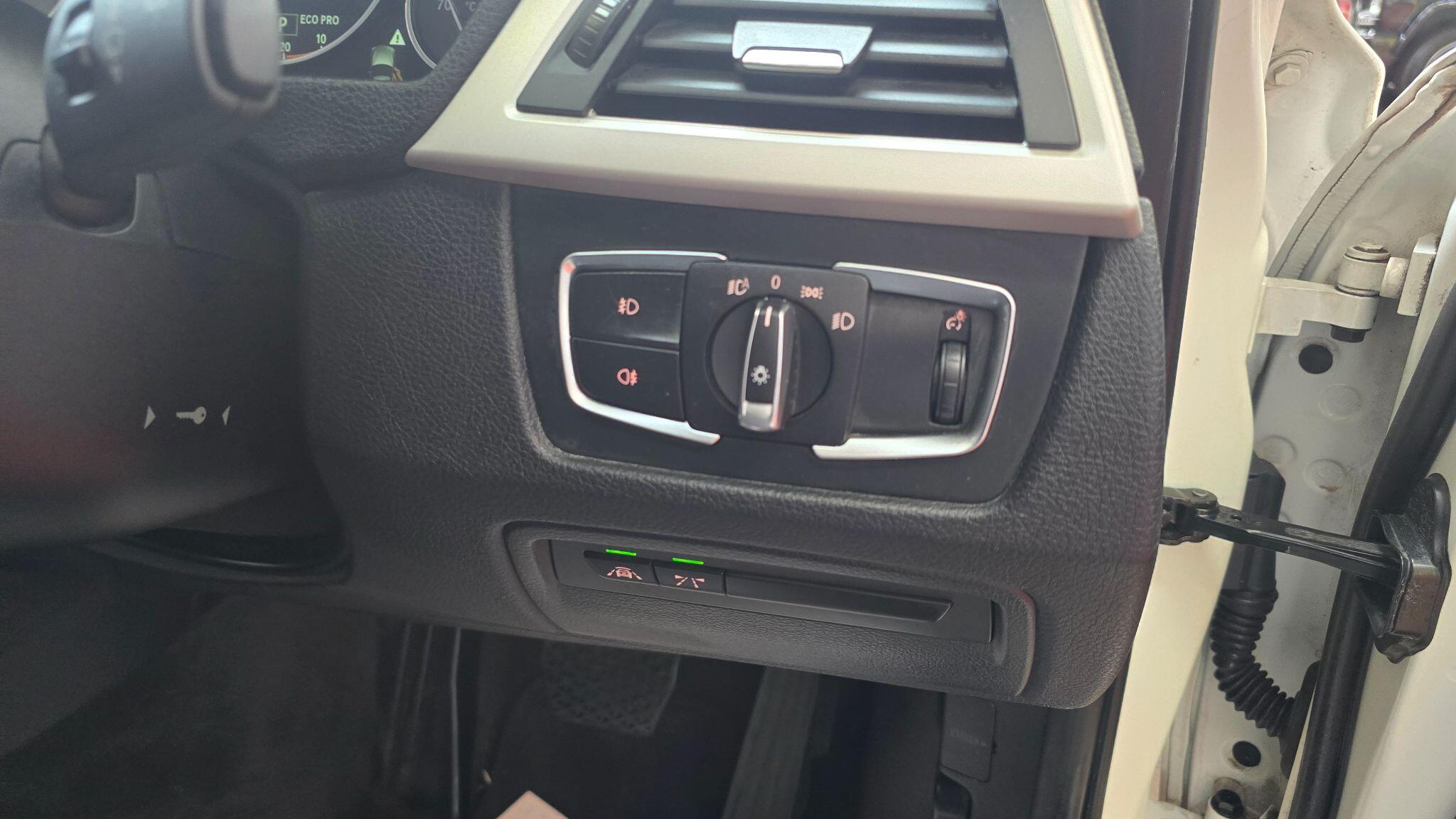BMW 3 Series view 13