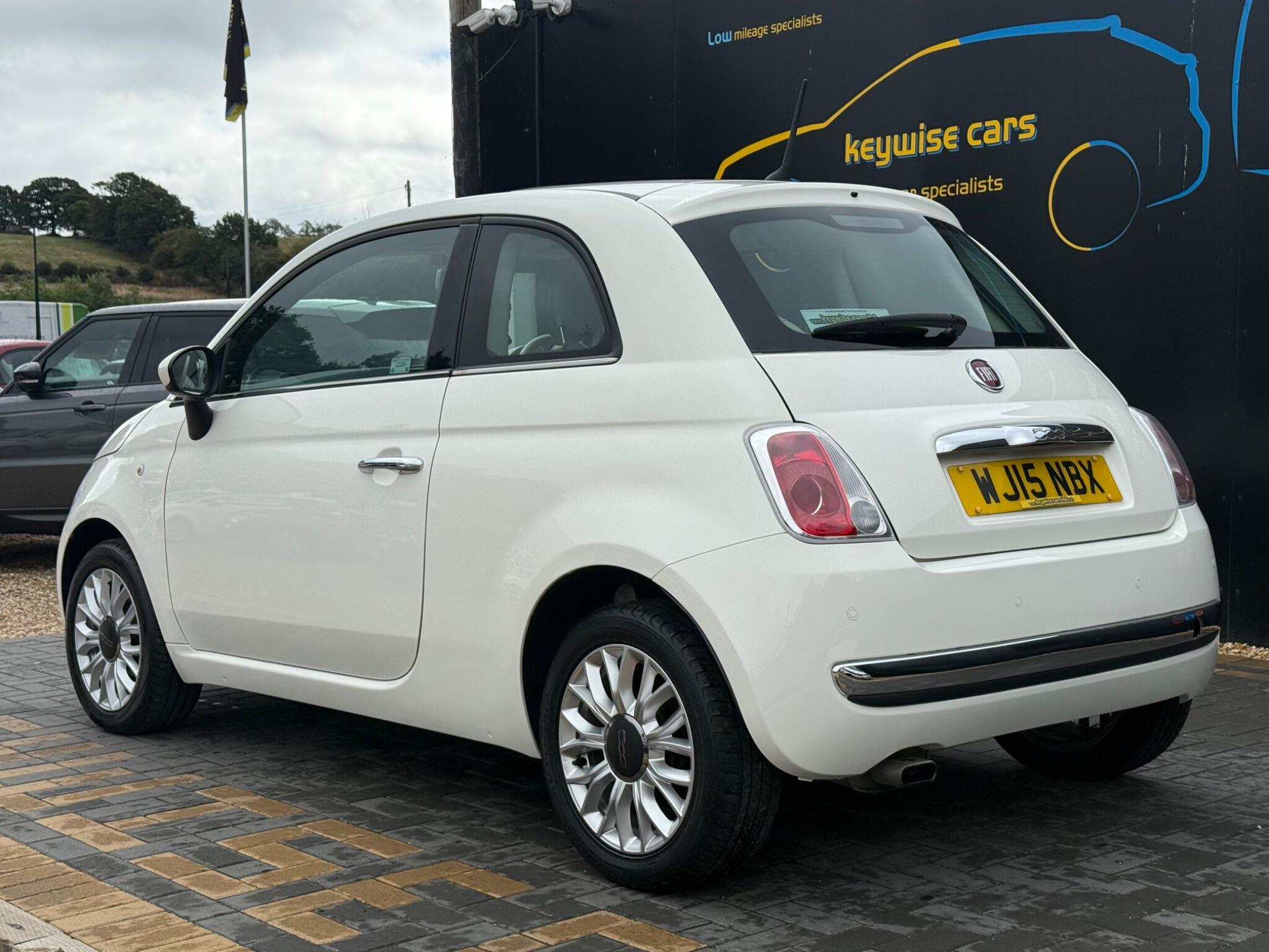 Fiat 500 view 3