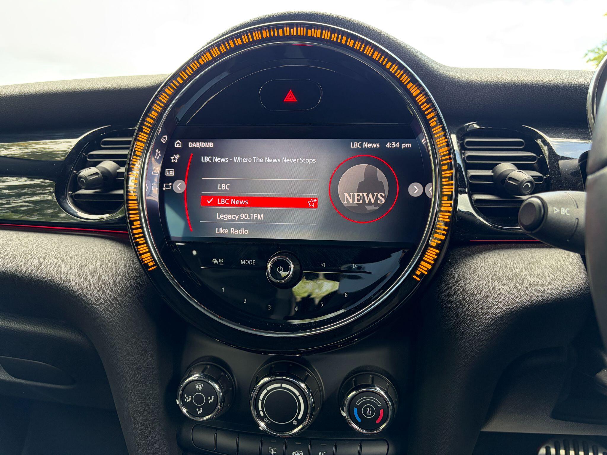 Mini Hatch view 27