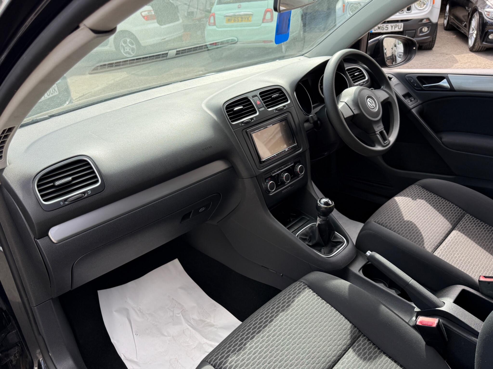 Volkswagen Golf - Image 33