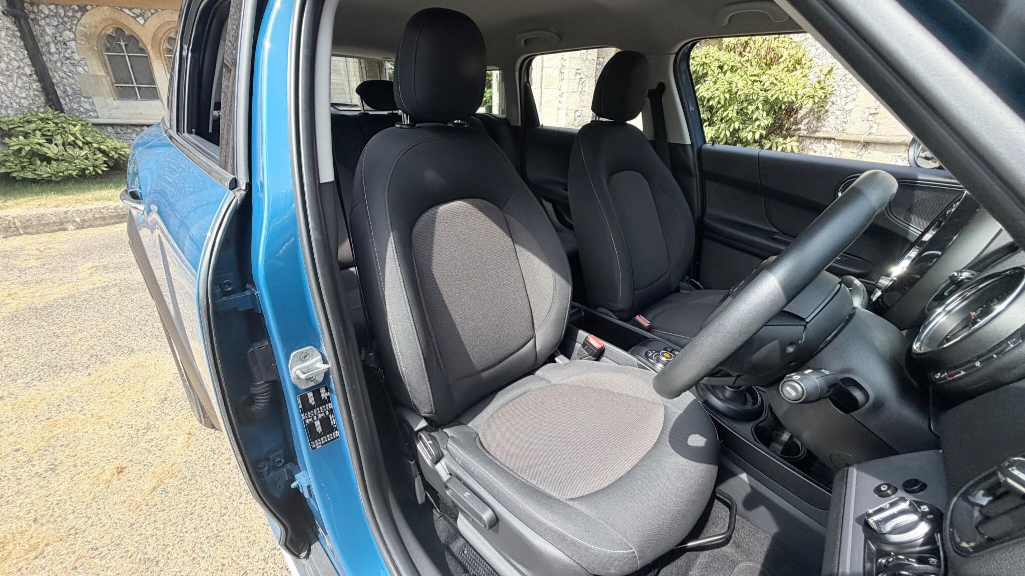 Mini Countryman view 33
