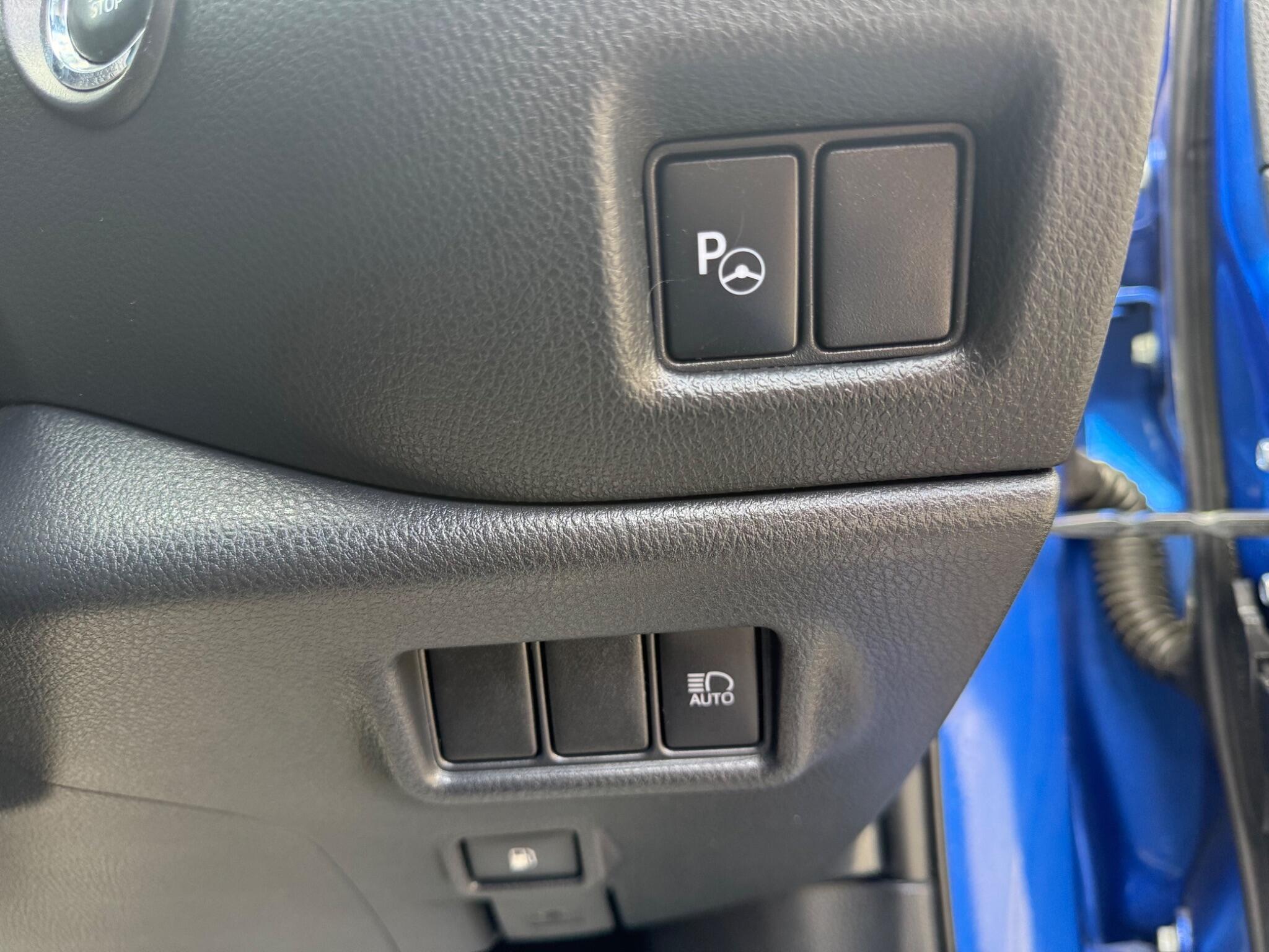 Toyota C-HR view 14