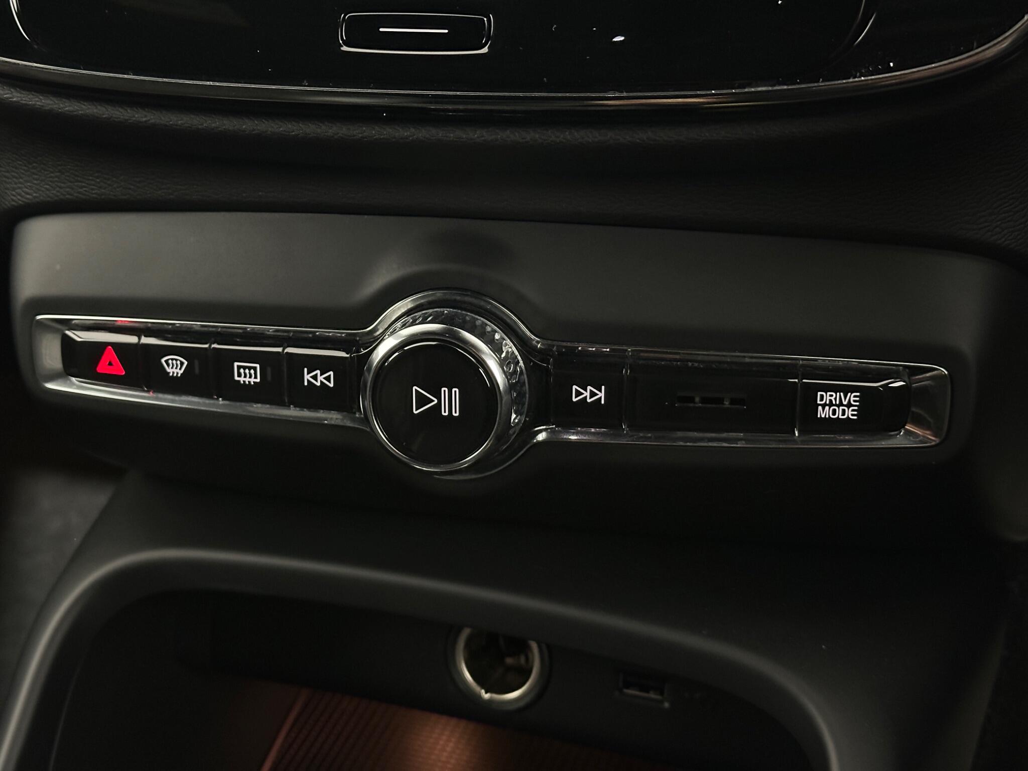 Volvo XC40 view 21