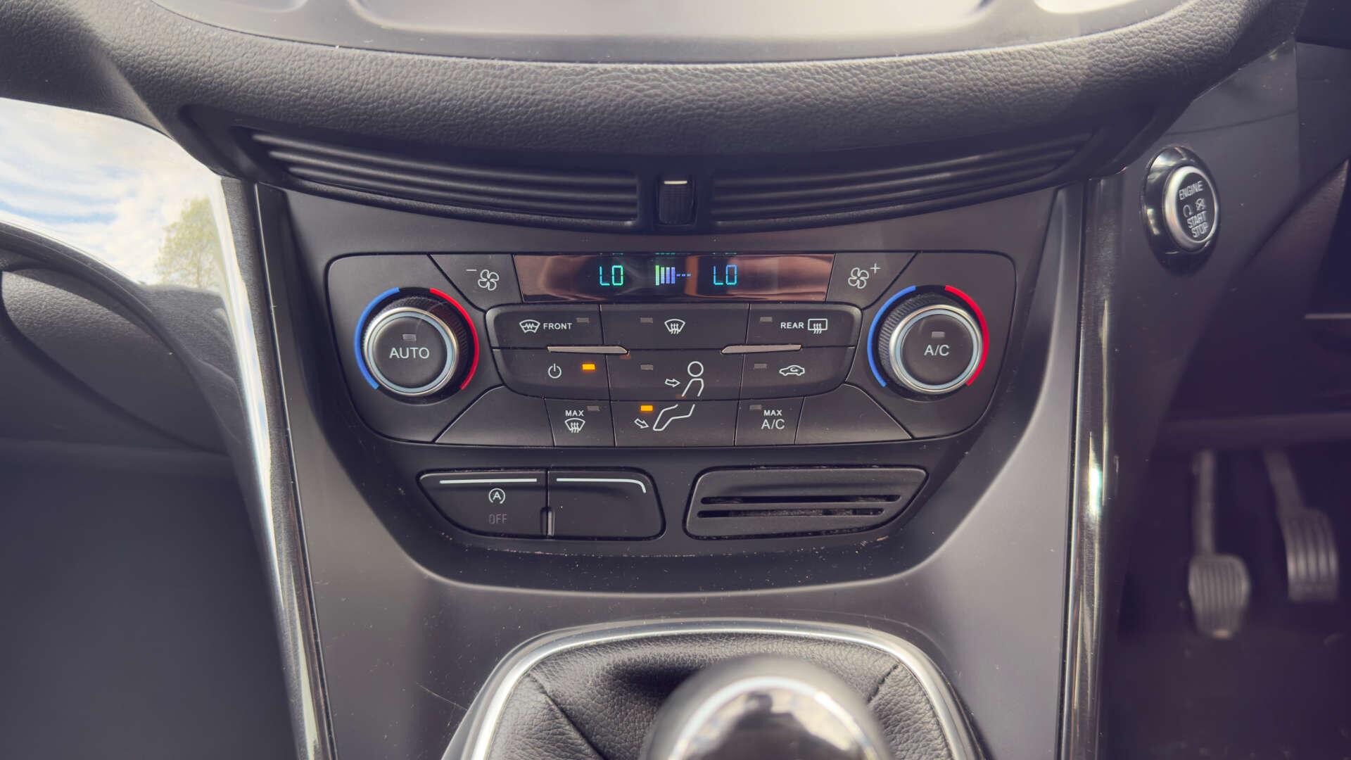 Ford Kuga view 32