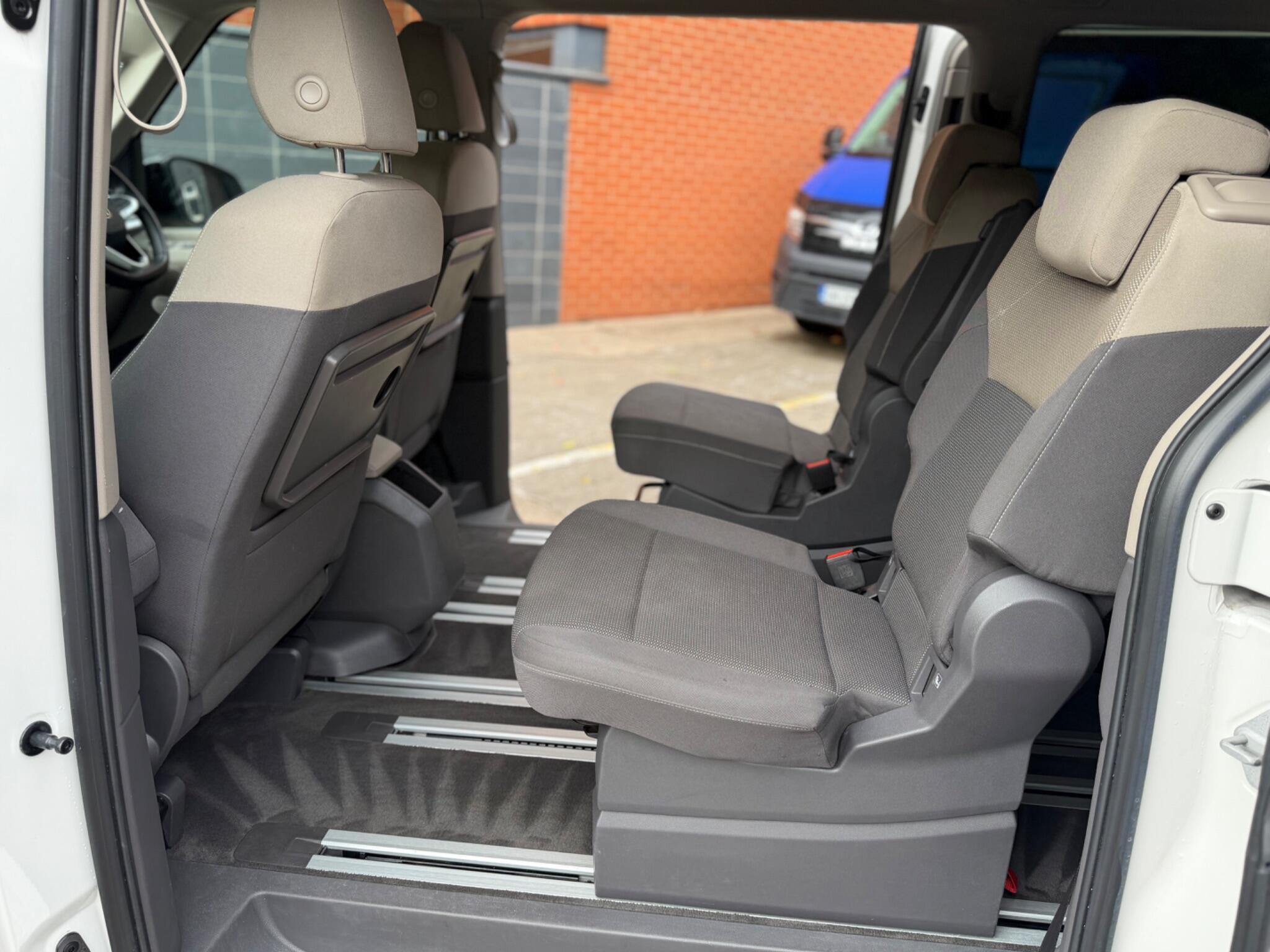 Volkswagen Multivan view 34