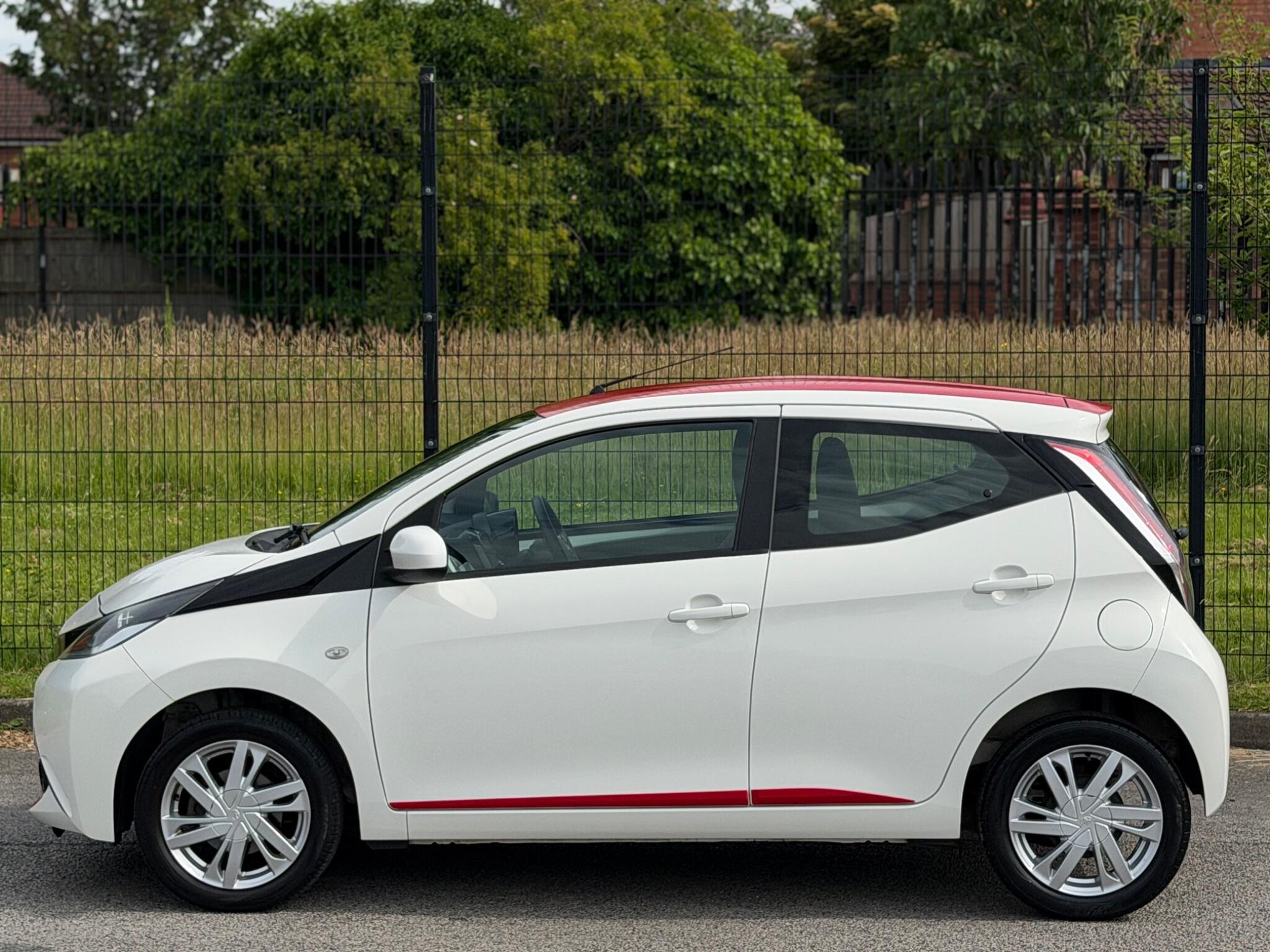 Toyota Aygo view 10