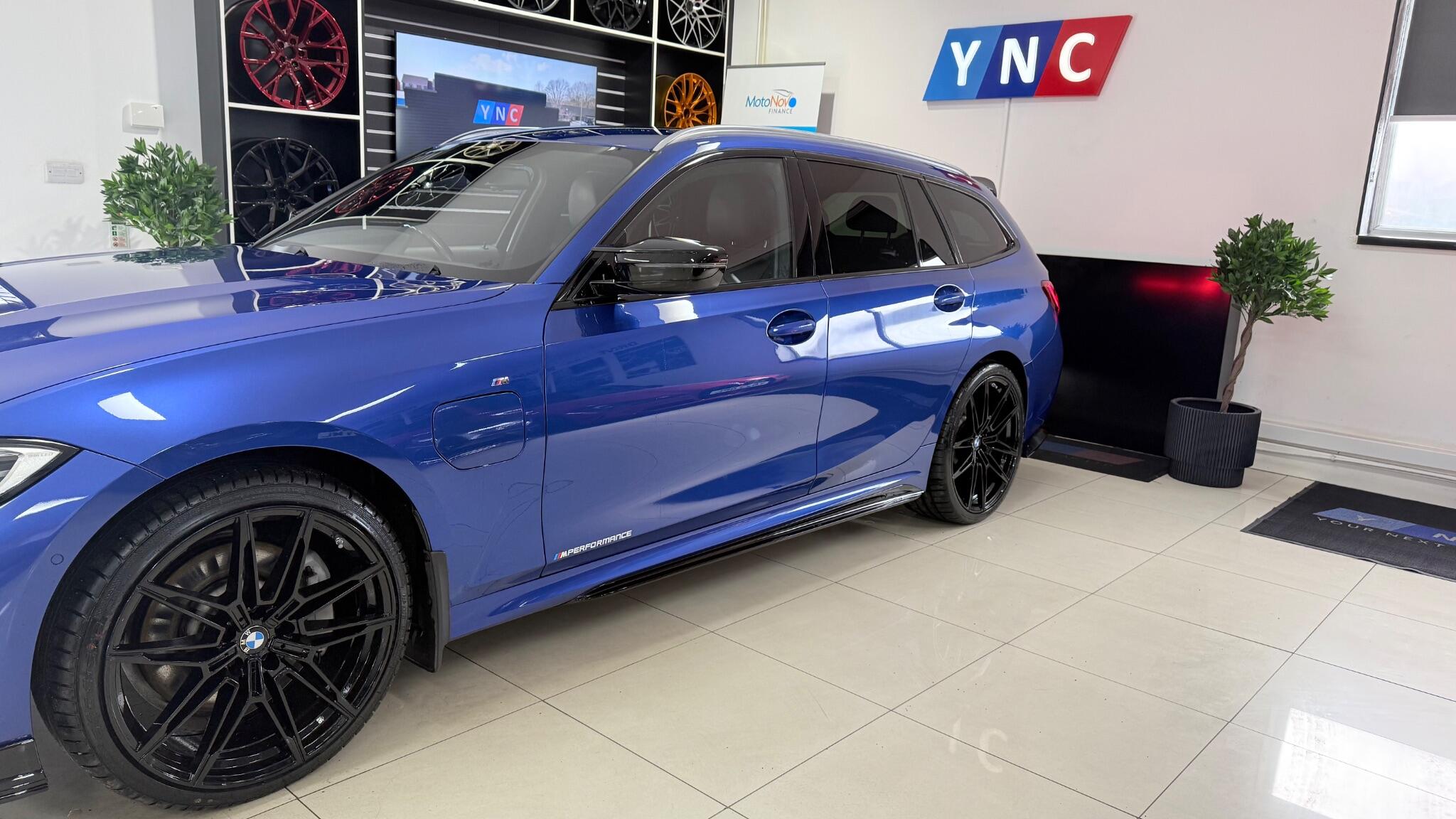 BMW 3 Series view 28