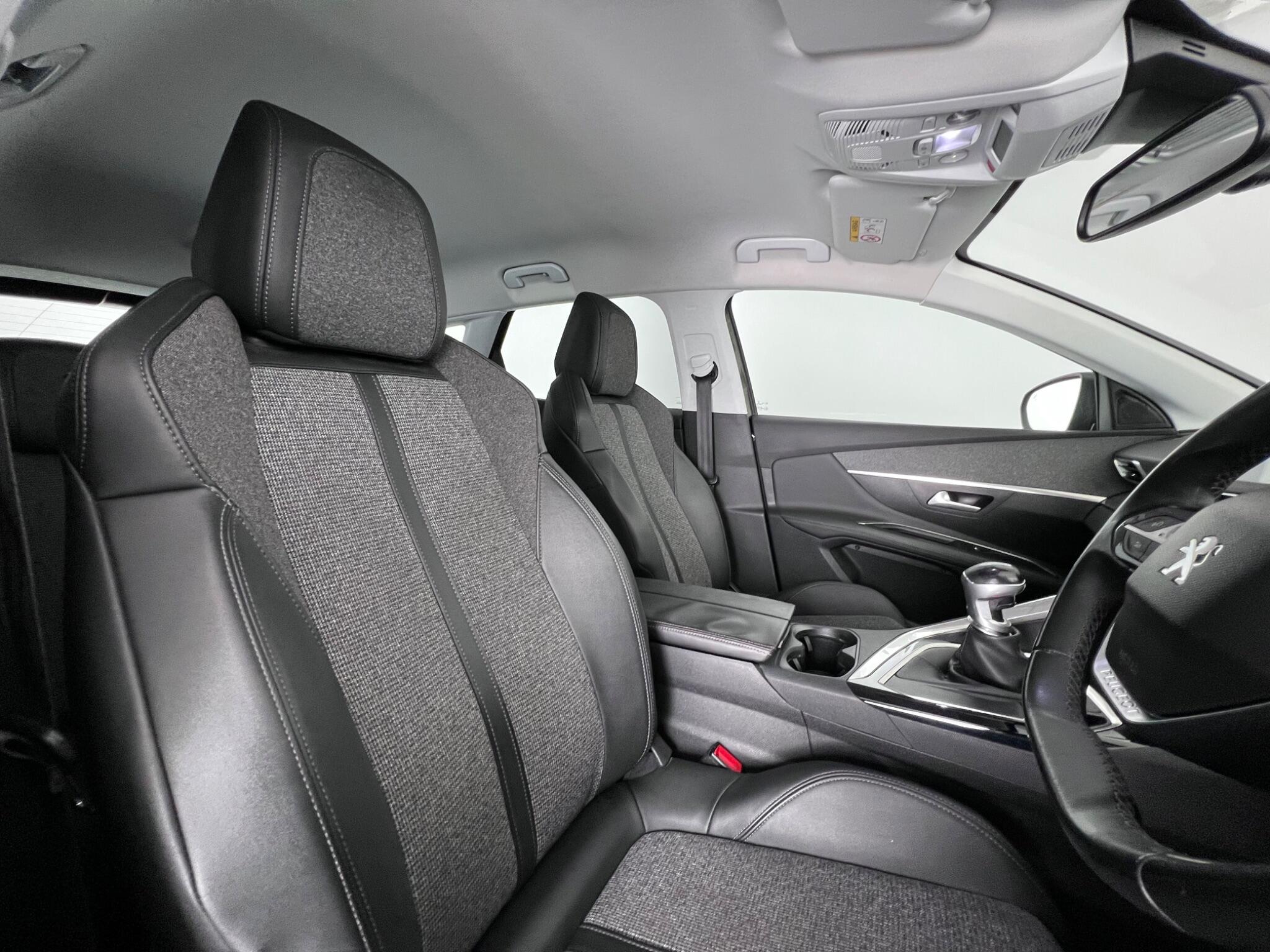Peugeot 3008 view 12