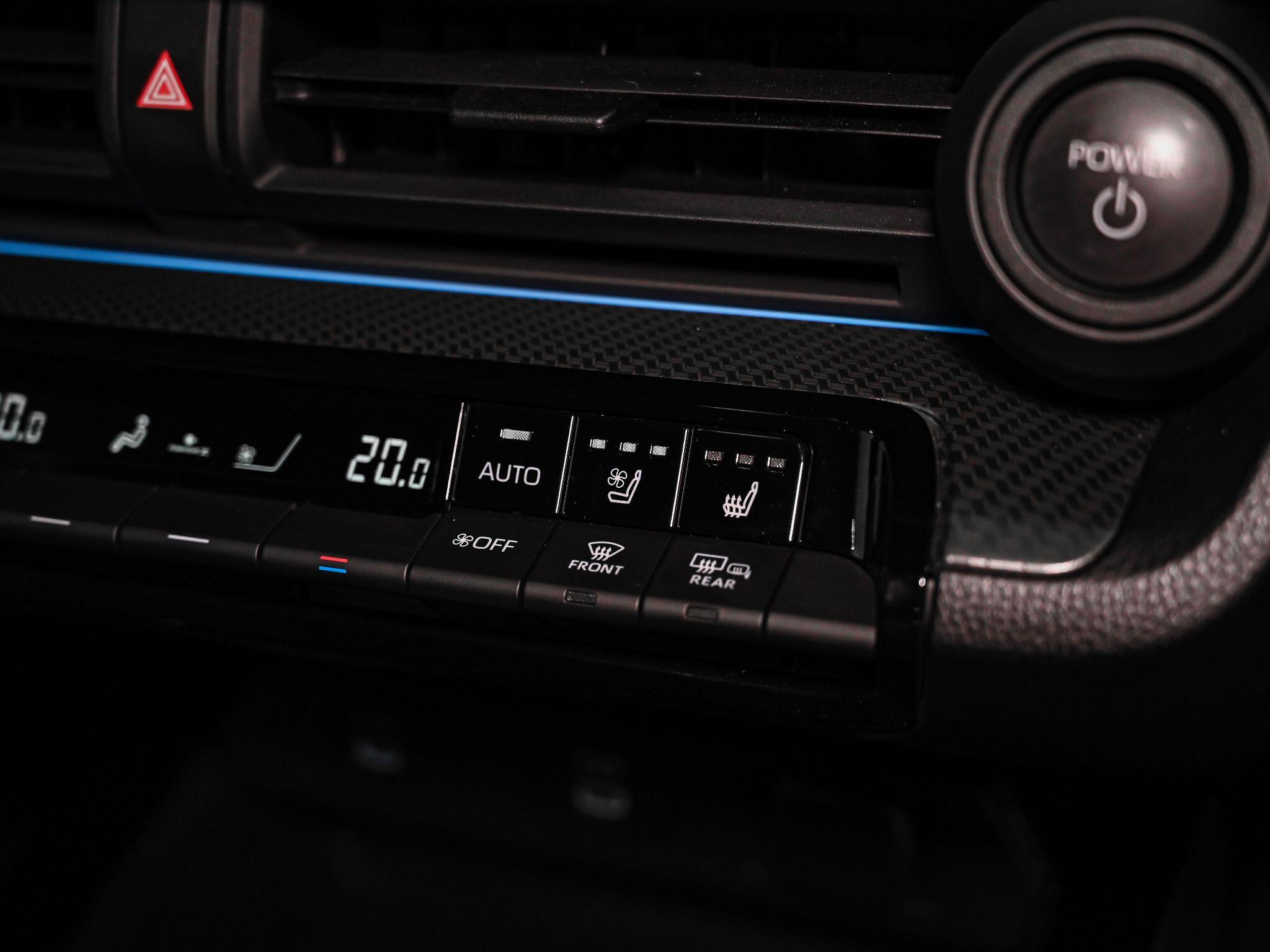 Toyota Prius view 12