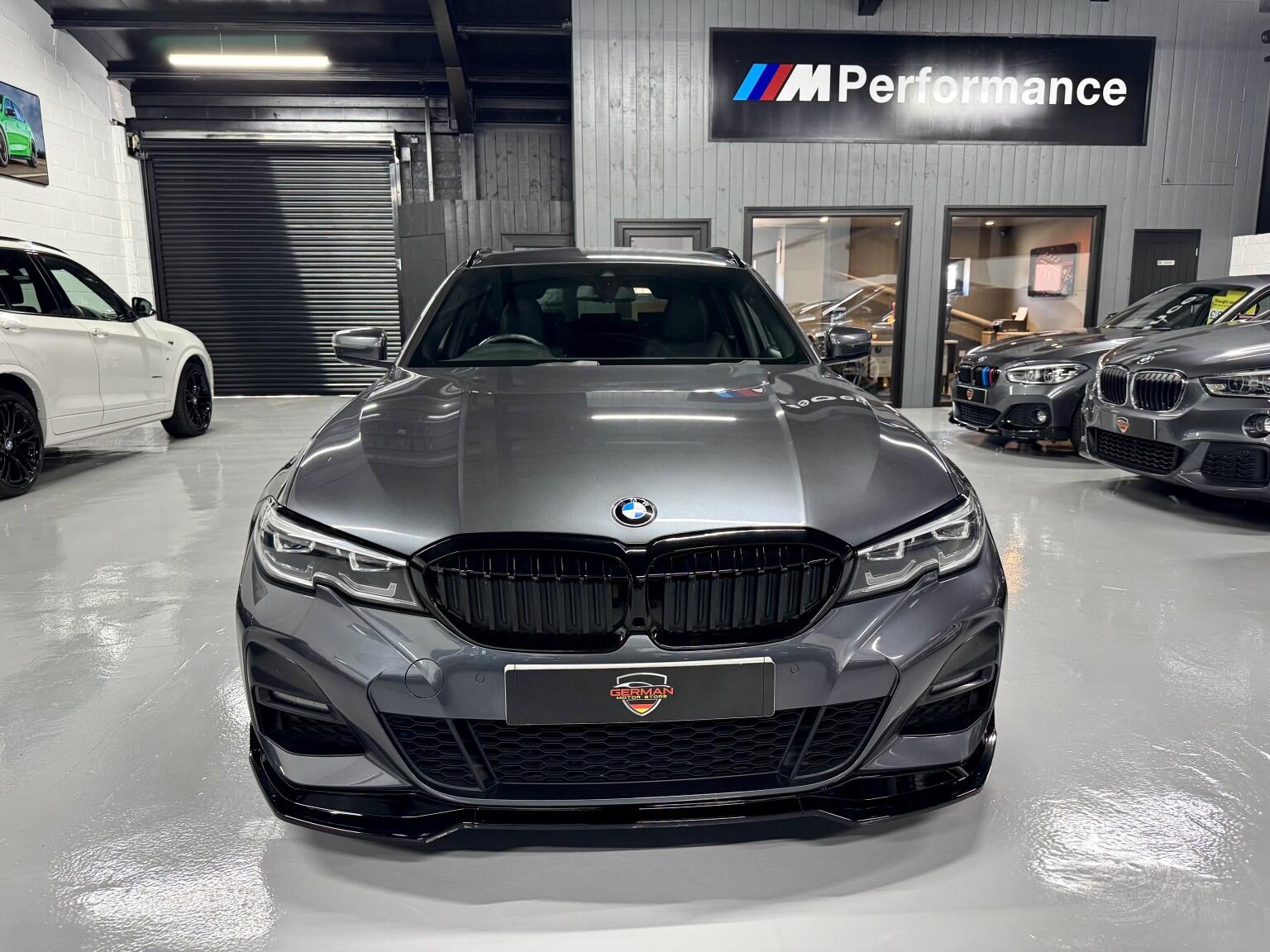 BMW 3 Series view 16