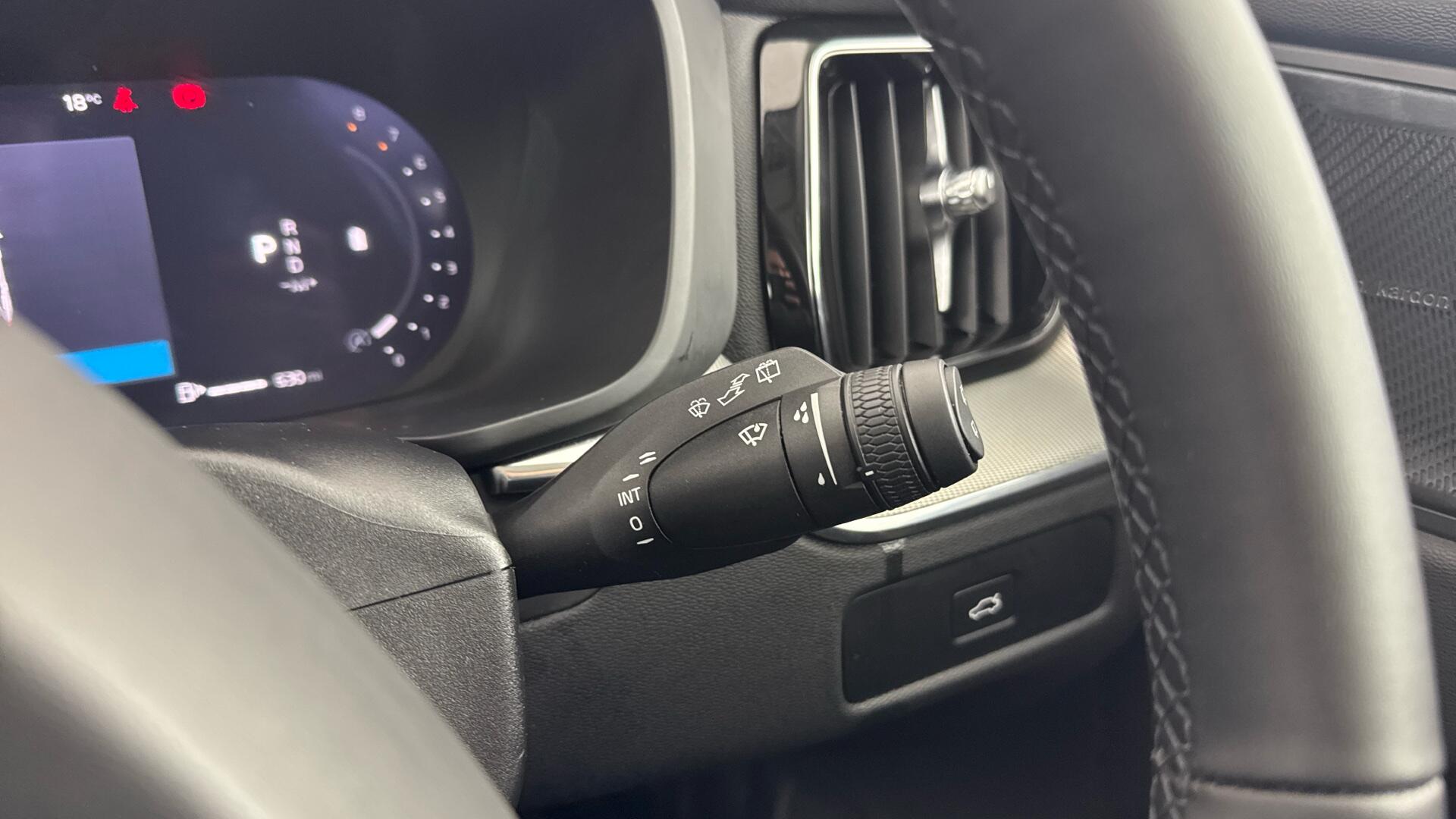 Volvo XC60 view 38