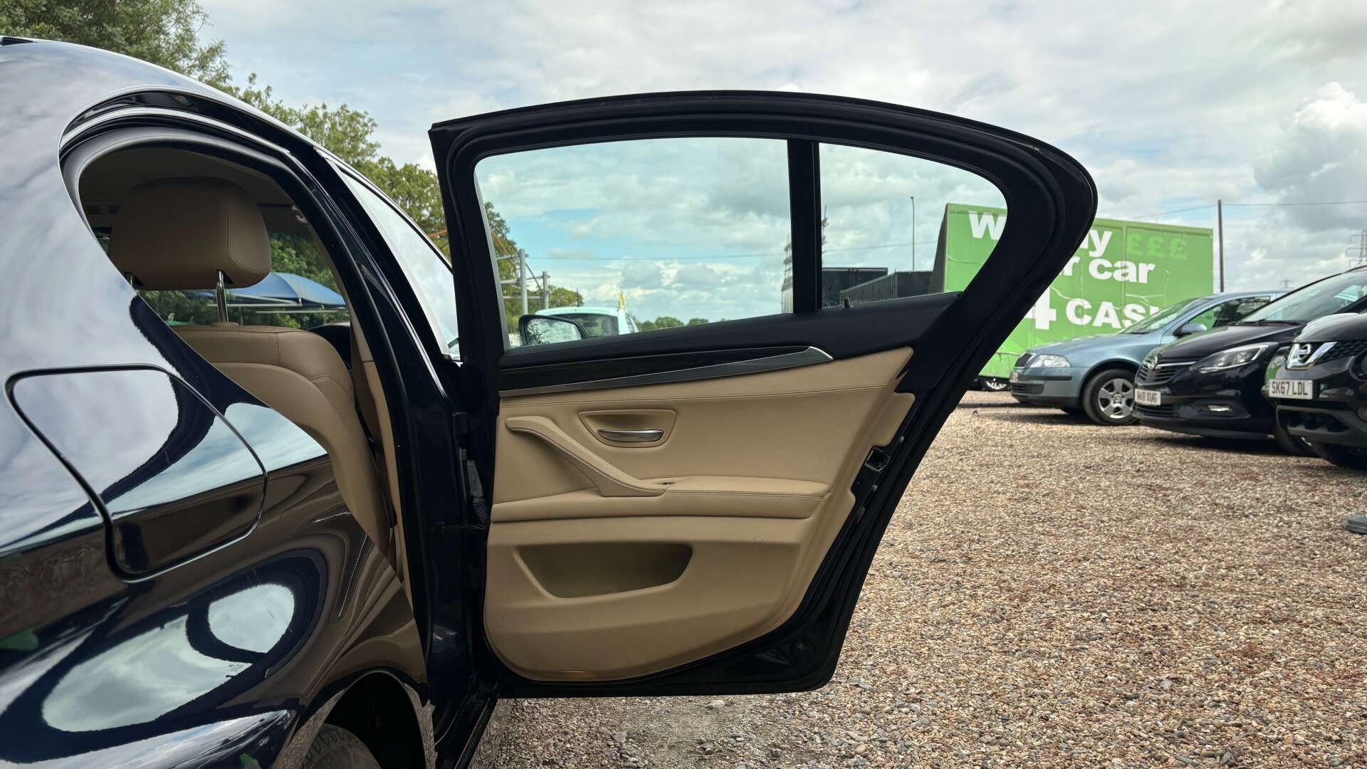 BMW 5 Series view 44