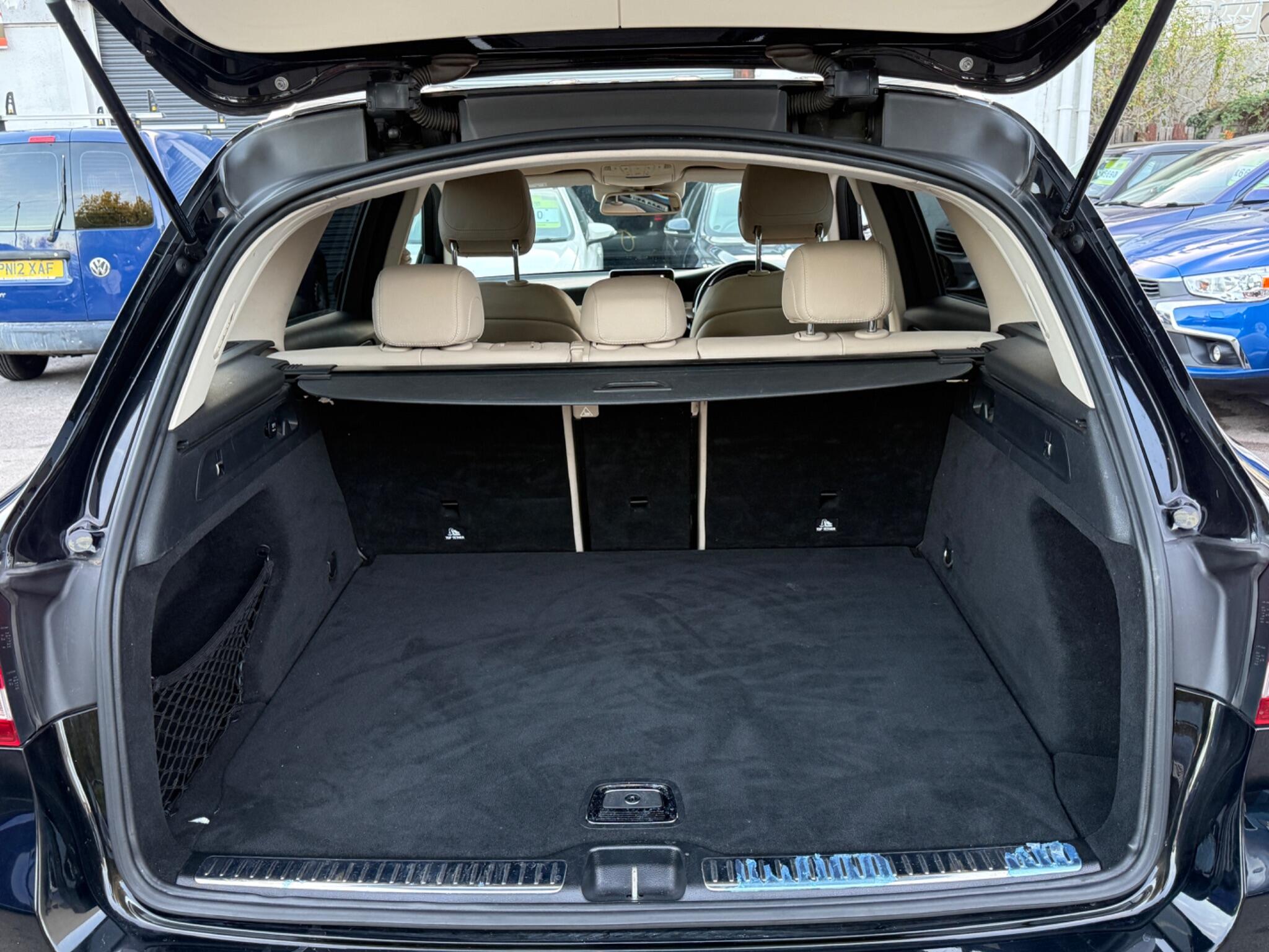 Mercedes-Benz GLC - Image 40