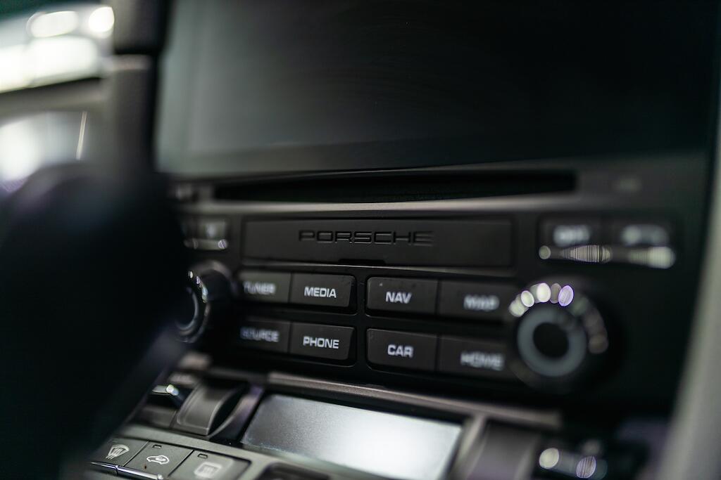 Porsche Cayman view 23