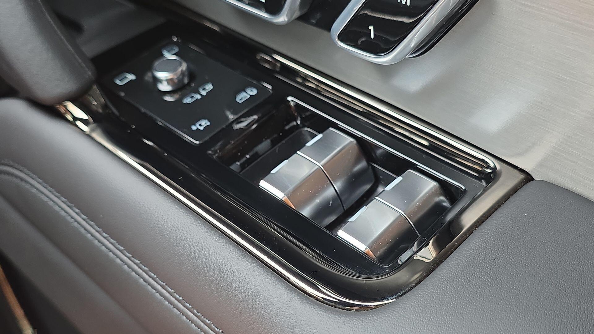 Land Rover Range Rover Sport view 21