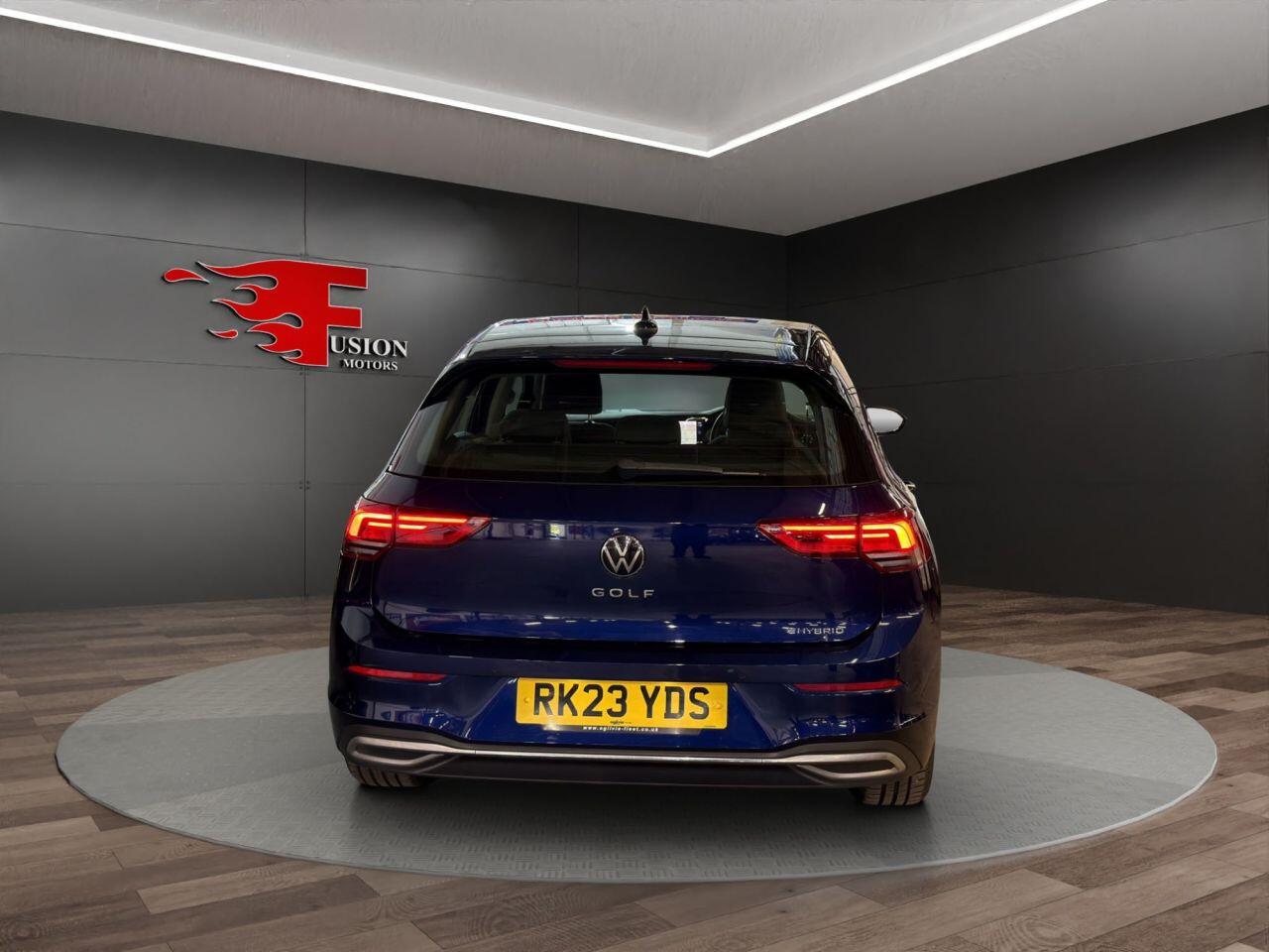 Volkswagen Golf view 5