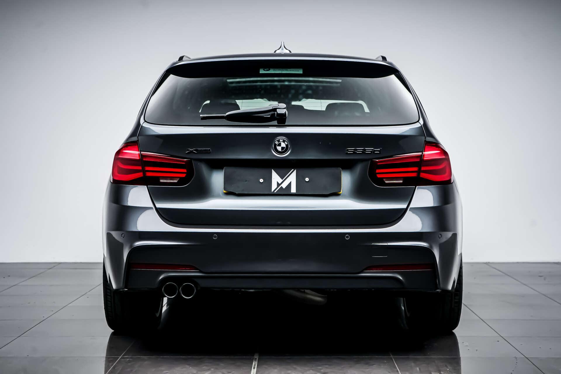 BMW 3 Series view 4