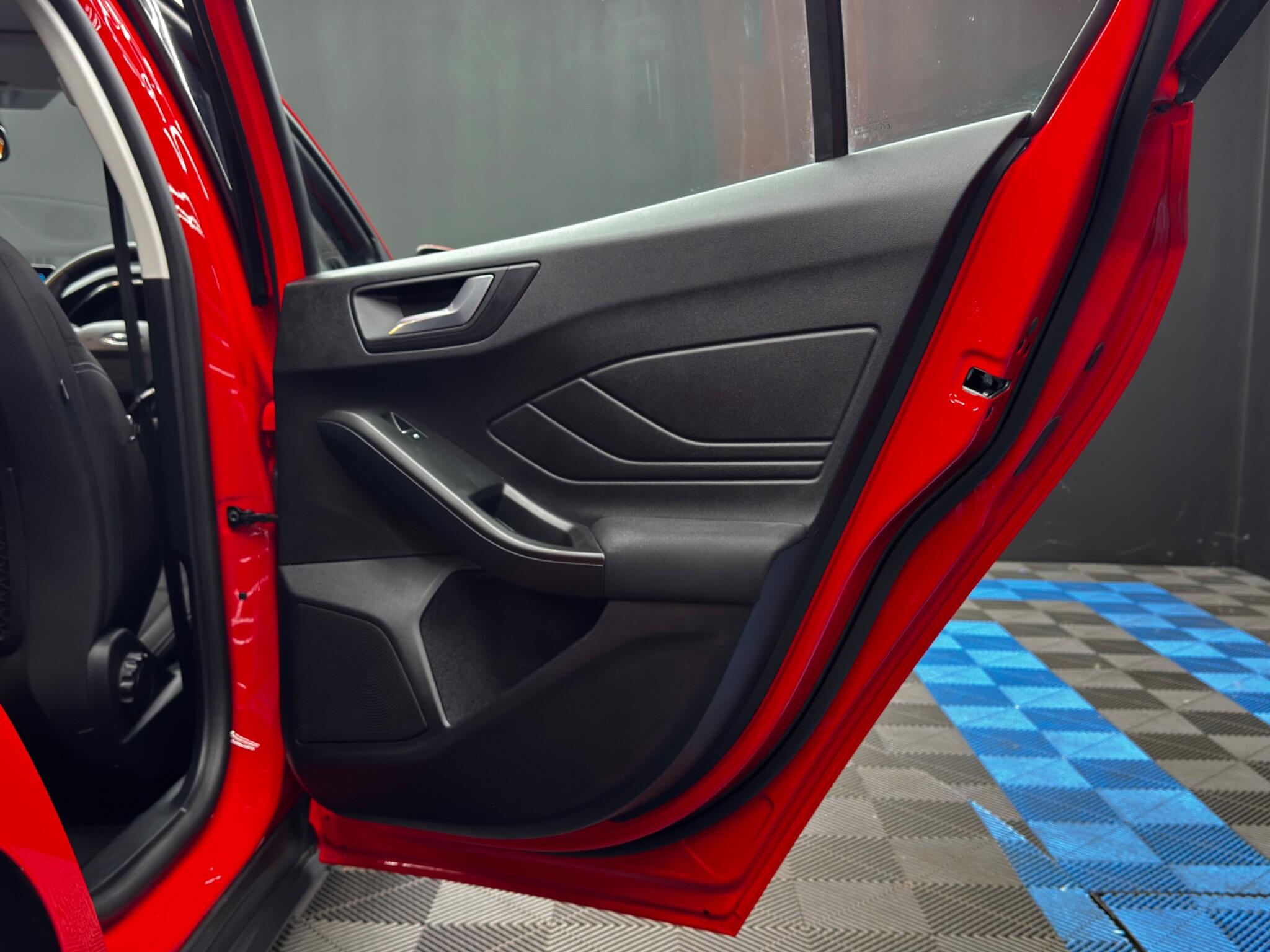 Ford Focus view 40