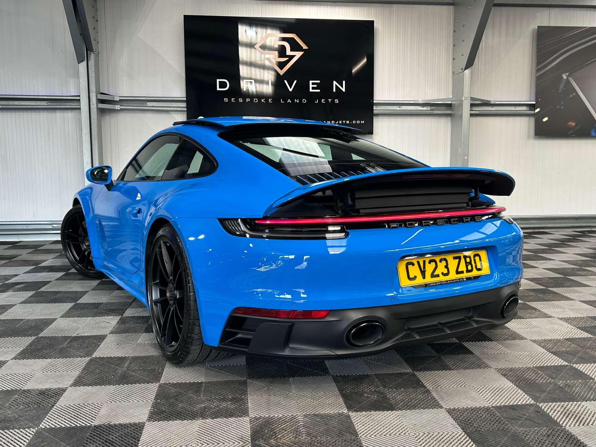 Porsche 911 view 20